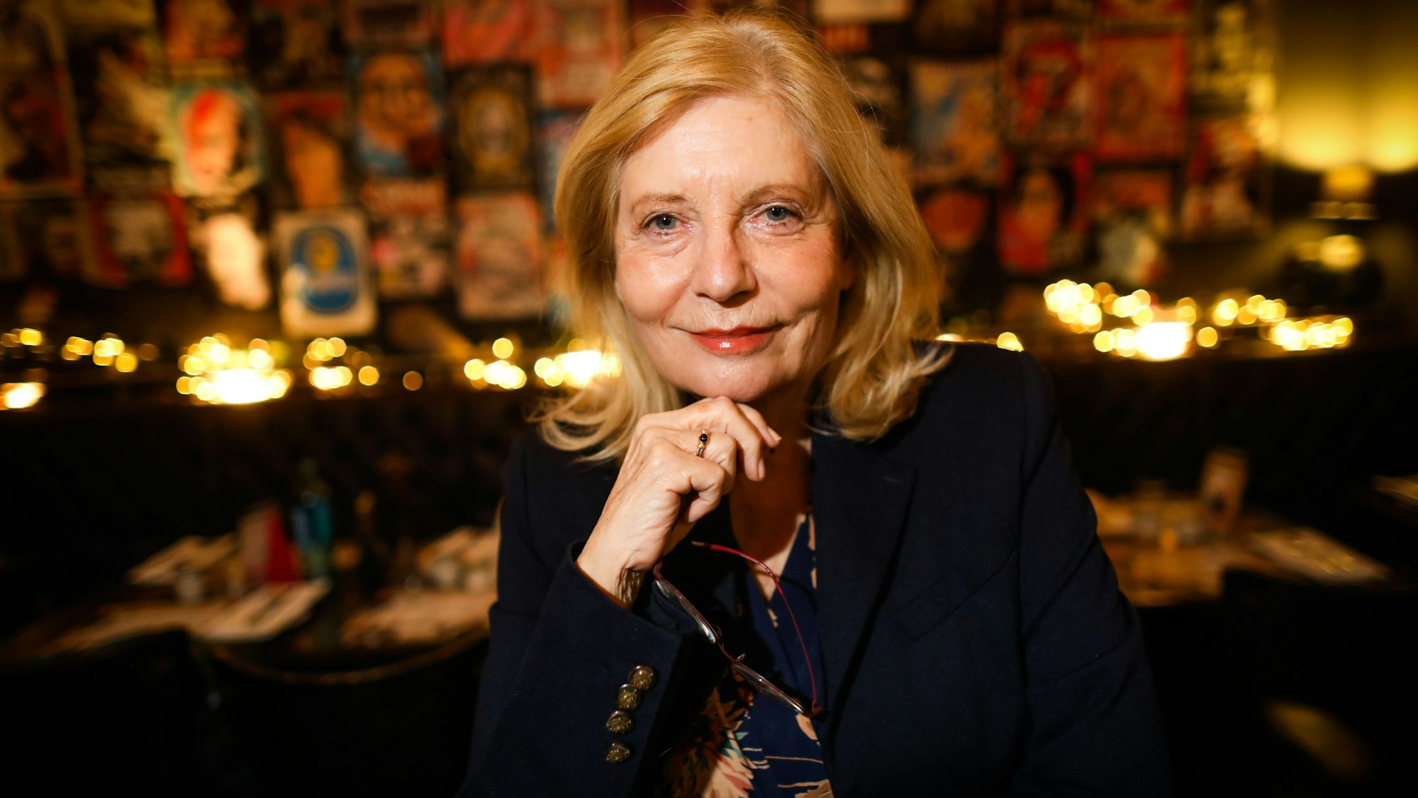 Sabine Postel spielt im Theater am Dom.