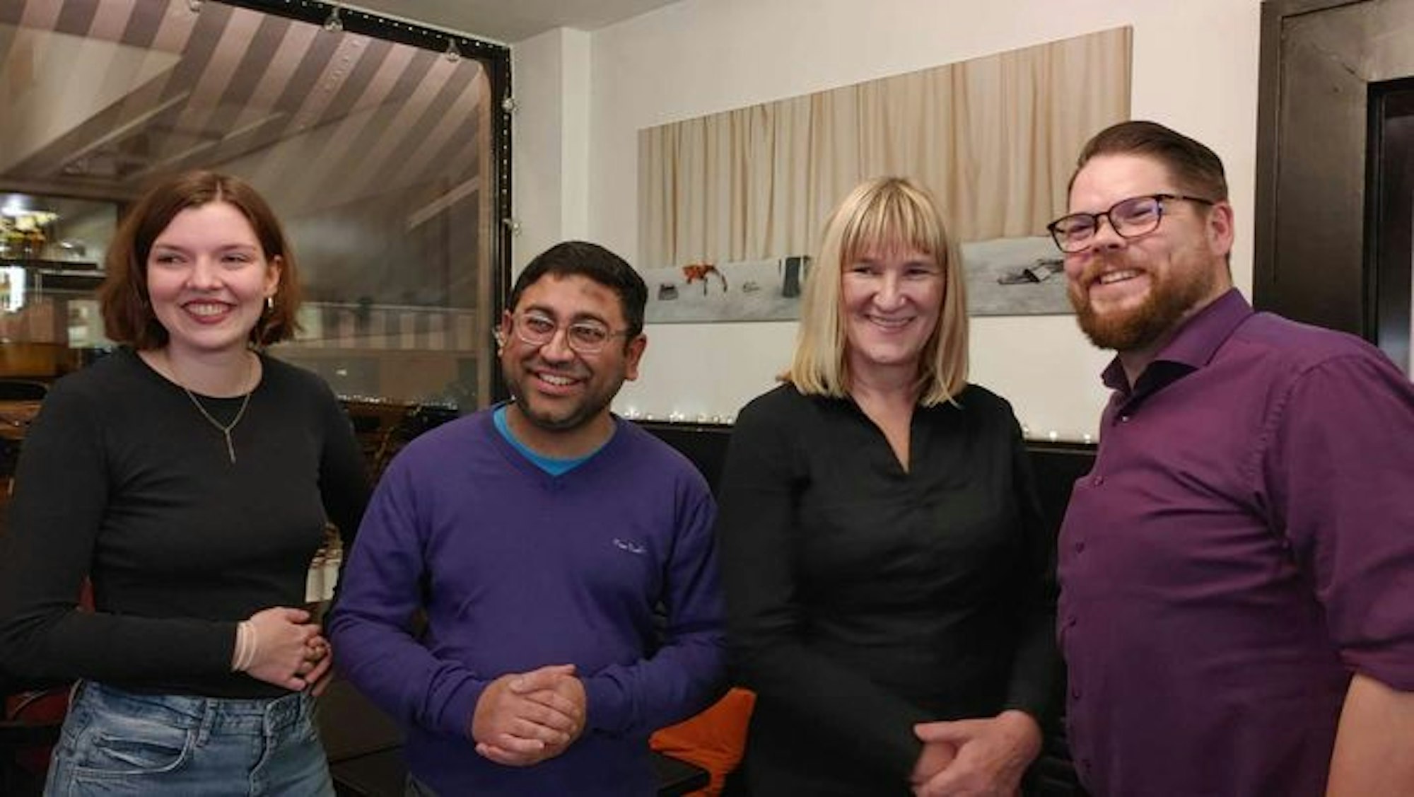 Die Direktkandidierenden aus Köln von Volt für den Bundestag: Franziska Weber (v.l.n.r), Mihir Nayak, Klaudia Grote und Friedrich Jeschke.