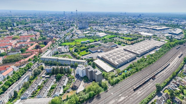 Das ehemalige Industrie-Areal, genannt Coty-Areal, gezeigt aus einer Luftaufnahme.