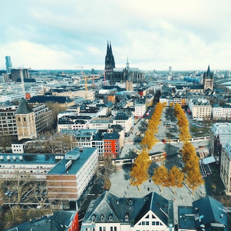 Visualisierungen des gemeinsamen Plans von CDU, SPD und FDP für die Ost-West-Achse, veröffentlicht am 6.12.2024