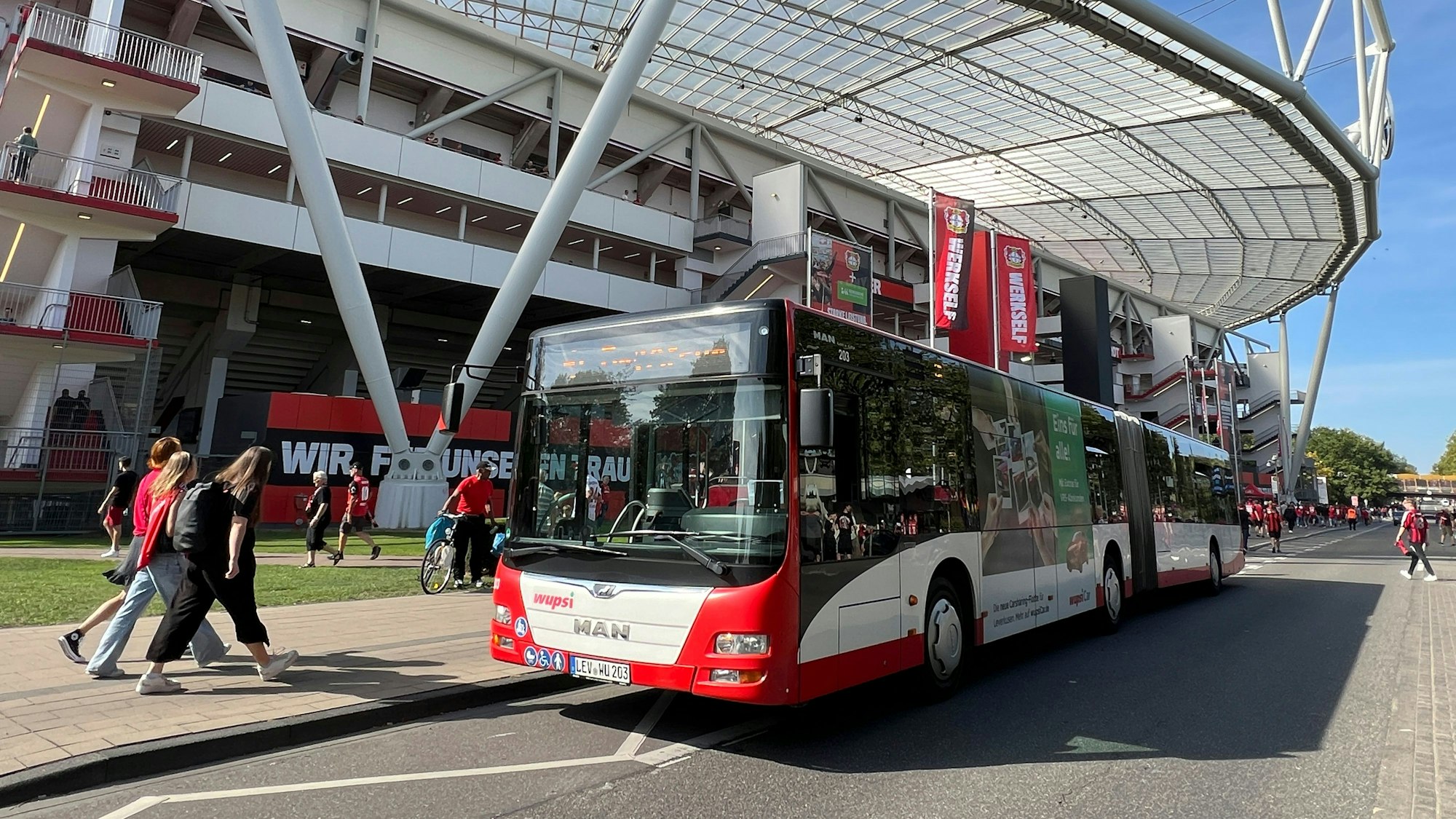 Auch am Mittwoch erwartet die Stadt Leverkusen einen großen Andrang Richtung Bay-Arena.