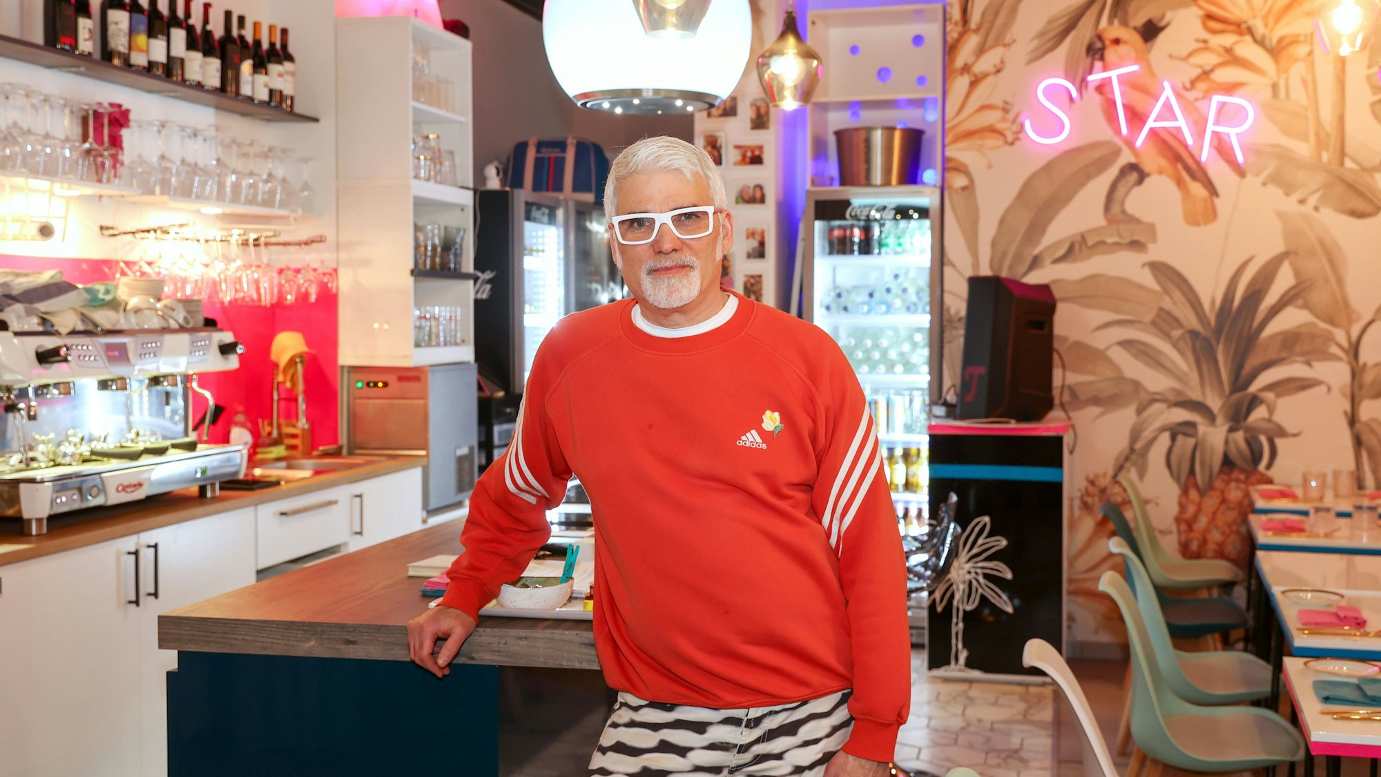 05.12.2024
Köln:
Gastrokritik „Henns Geschmackssache“ über das Restaurant „Le Petit Pure White“ welches sich nun in der Südstadt befindet.
Cristian Rienzner
Foto: Martina Goyert