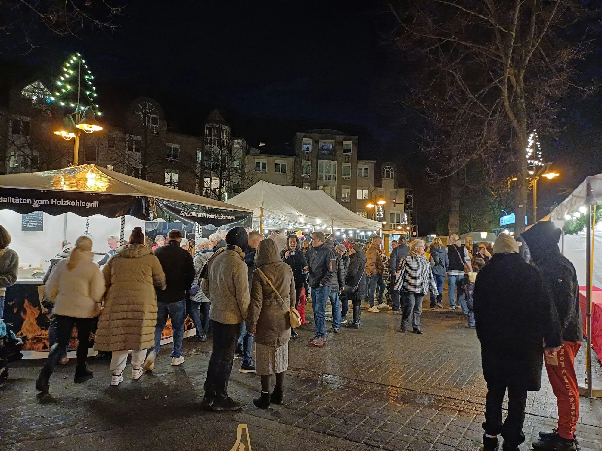 Der Schlebuscher Adventsmarkt fand am zweiten Advent statt.