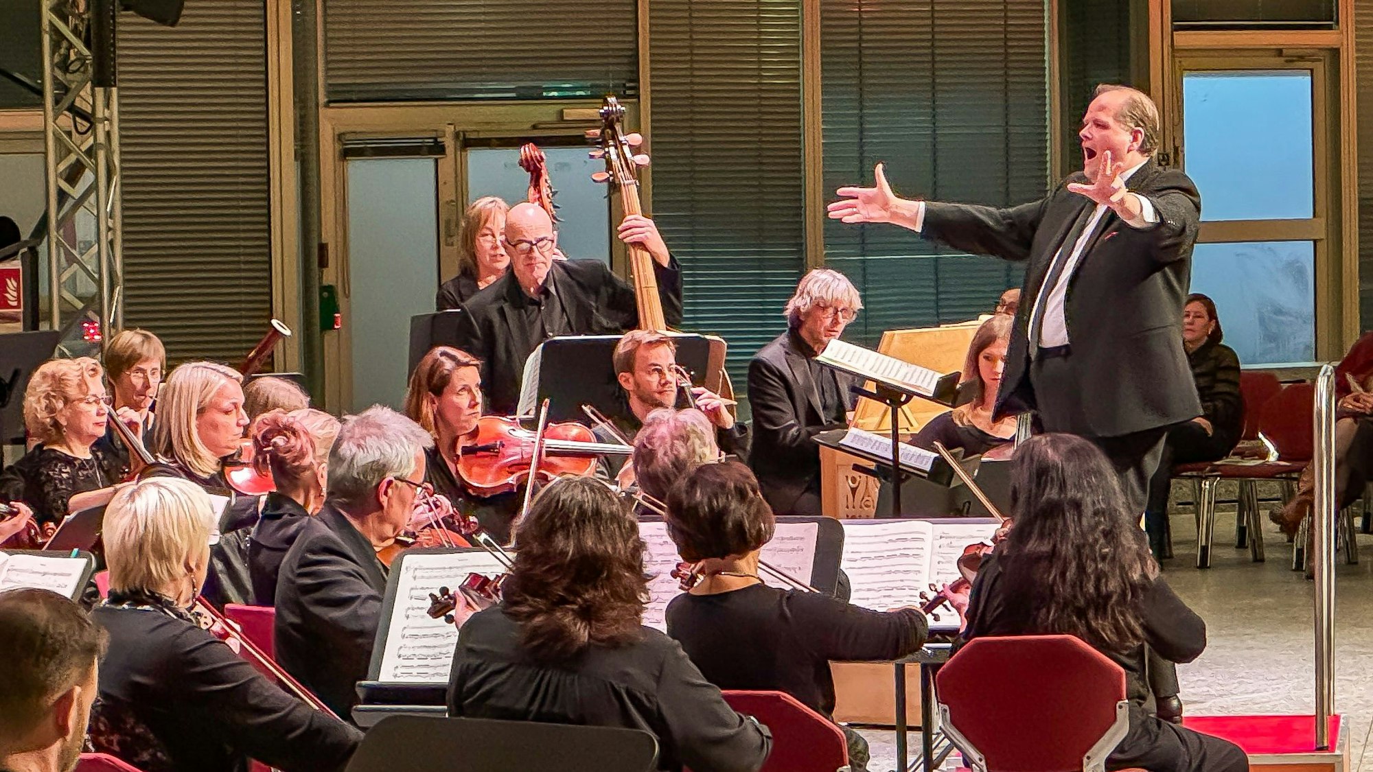 Es müssen keine Vorstellungen (hier das „Weihnachtsoratorium für alle“ 2024) im städtischen Kulturprogramm wegfallen.
