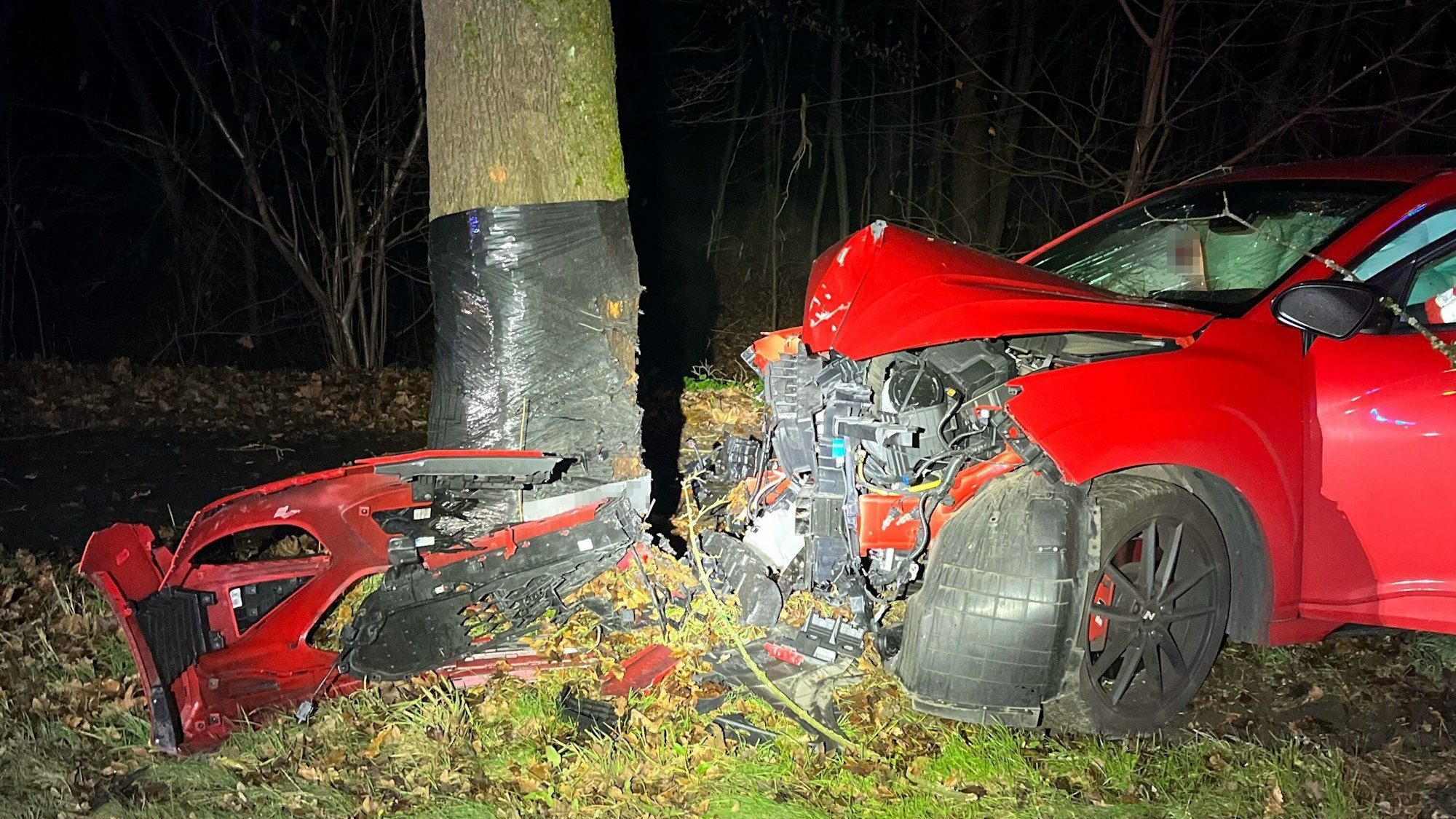 Insbesondere um die „technische Hilfeleistung“ bei schweren Kfz-Unfällen zu üben, braucht die Rösrather Feuerwehr einen Übungsturm mit Übungsfläche.