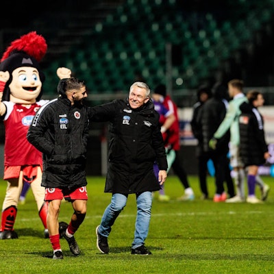 3. Liga: Viktoria Köln - VfL Osnabrück 08.12.2024 Serhat Semih Güler Viktoria Köln, 30 mit Olaf Janßen Trainer Viktoria Köln nach dem Spiel 3. Liga: Viktoria Köln - VfL Osnabrück, Köln, Sportpark Höhenberg am 08.12.2024 DFB REGULATIONS PROHIBIT ANY USE OF PHOTOGRAPHS AS IMAGE SEQUENCES AND/OR QUASI-VIDEO. *** 3 Liga Viktoria Köln VfL Osnabrück 08 12 2024 Serhat Semih Güler Viktoria Köln, 30 with Olaf Janßen Coach Viktoria Köln after the match 3 Liga Viktoria Köln VfL Osnabrück, Köln, Sportpark Höhenberg on 08 12 2024 DFB REGULATIONS PROHIBIT ANY USE OF PHOTOGRAPHS AS IMAGE SEQUENCES AND OR QUASI VIDEO Copyright: xBEAUTIFULxSPORTS/Wunderlx