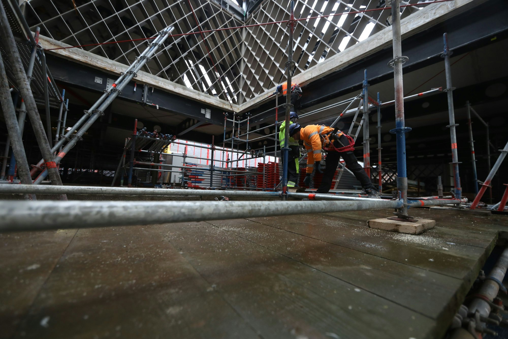 Das stählerne Tragwerk ist mittlerweile komplett fertig.