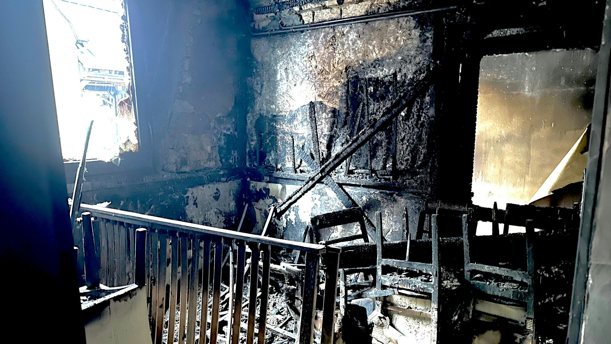 Komplett abgebrannt ist der ehemalige Gasthof Könsgen.