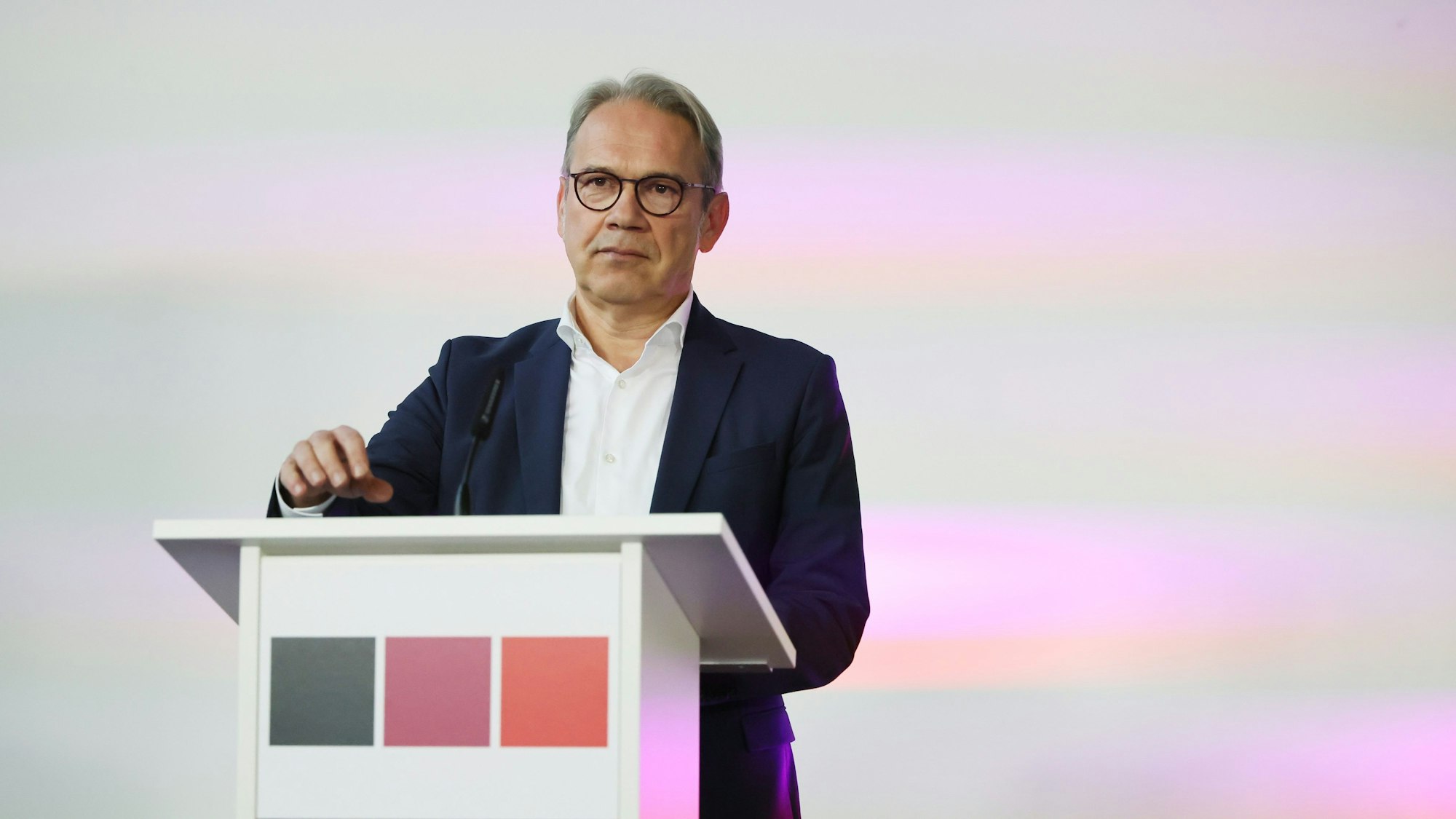 ARCHIV - 22.11.2024, Thüringen, Erfurt: Georg Maier, Thüringer SPD-Parteichef und geschäftsführender Innenminister, bei der Vorstellung des Koalitionsvertrages von CDU, BSW und SPD in Thüringen.