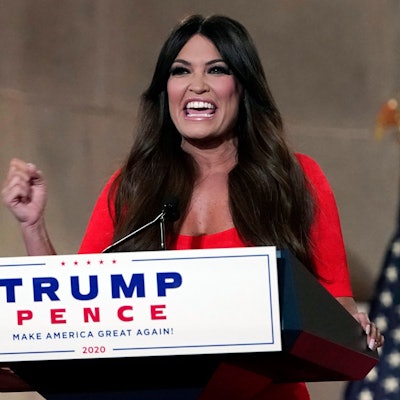 Kimberly Guilfoyle spricht während des Republikanischen Parteitages.
