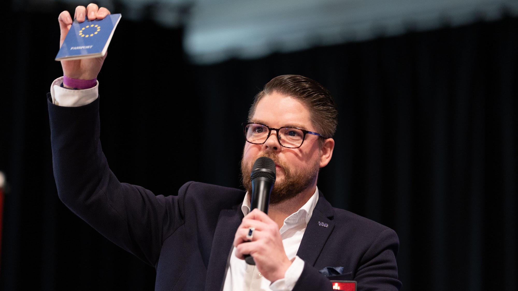Friedrich Jeschke tritt bei der Bundestagswahl 2025 für Volt im Wahlkreis Köln IV / Leverkusen an.