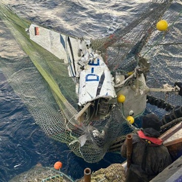 Das Flugzeugwrack hatte sich in einem Fischernetz in der Nordsee verfangen.