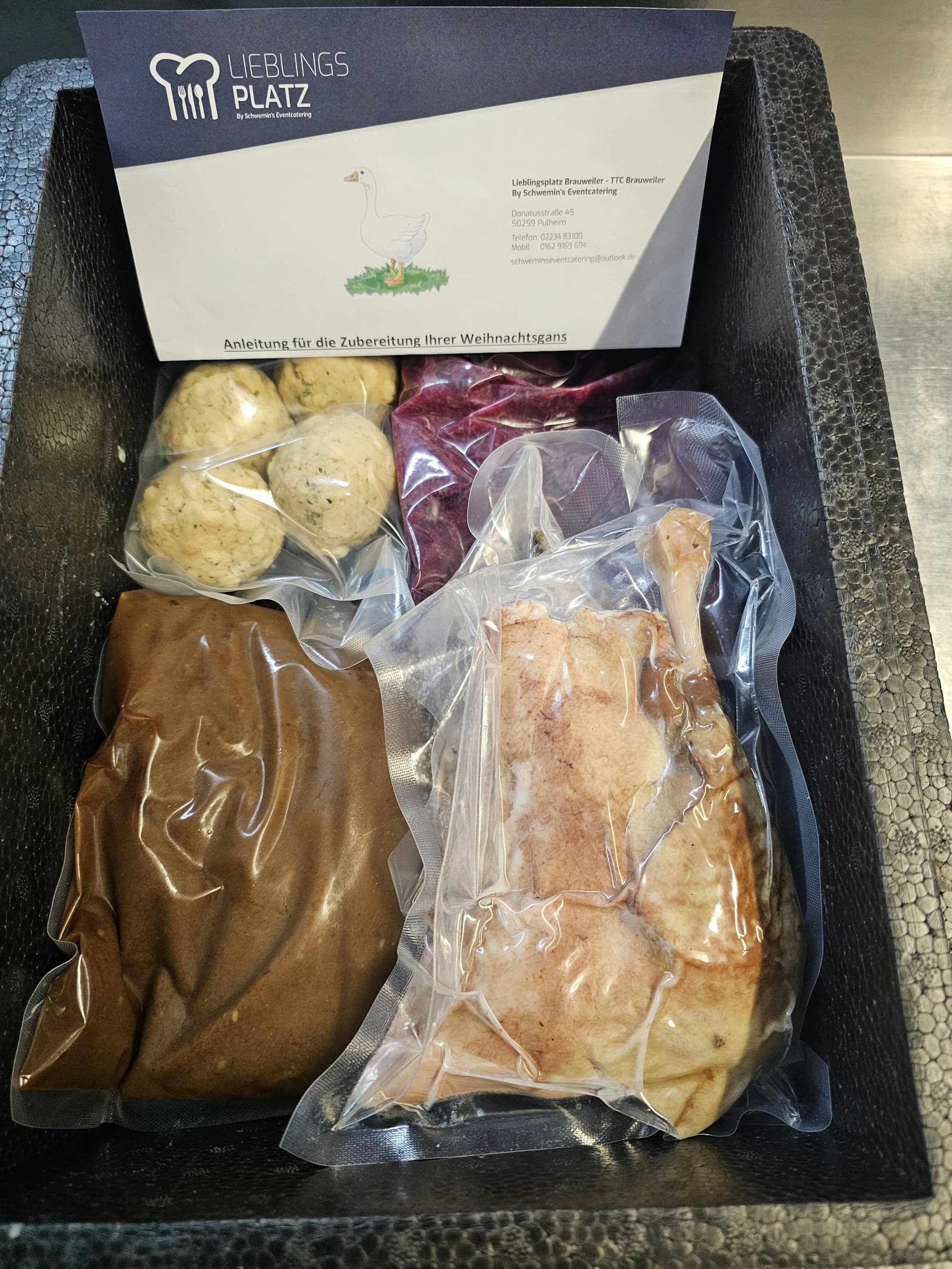 Eine Anleitung zur Zubereitung der Gans liefert Miroslaw Schwemin aus Brauweiler gleich mit.