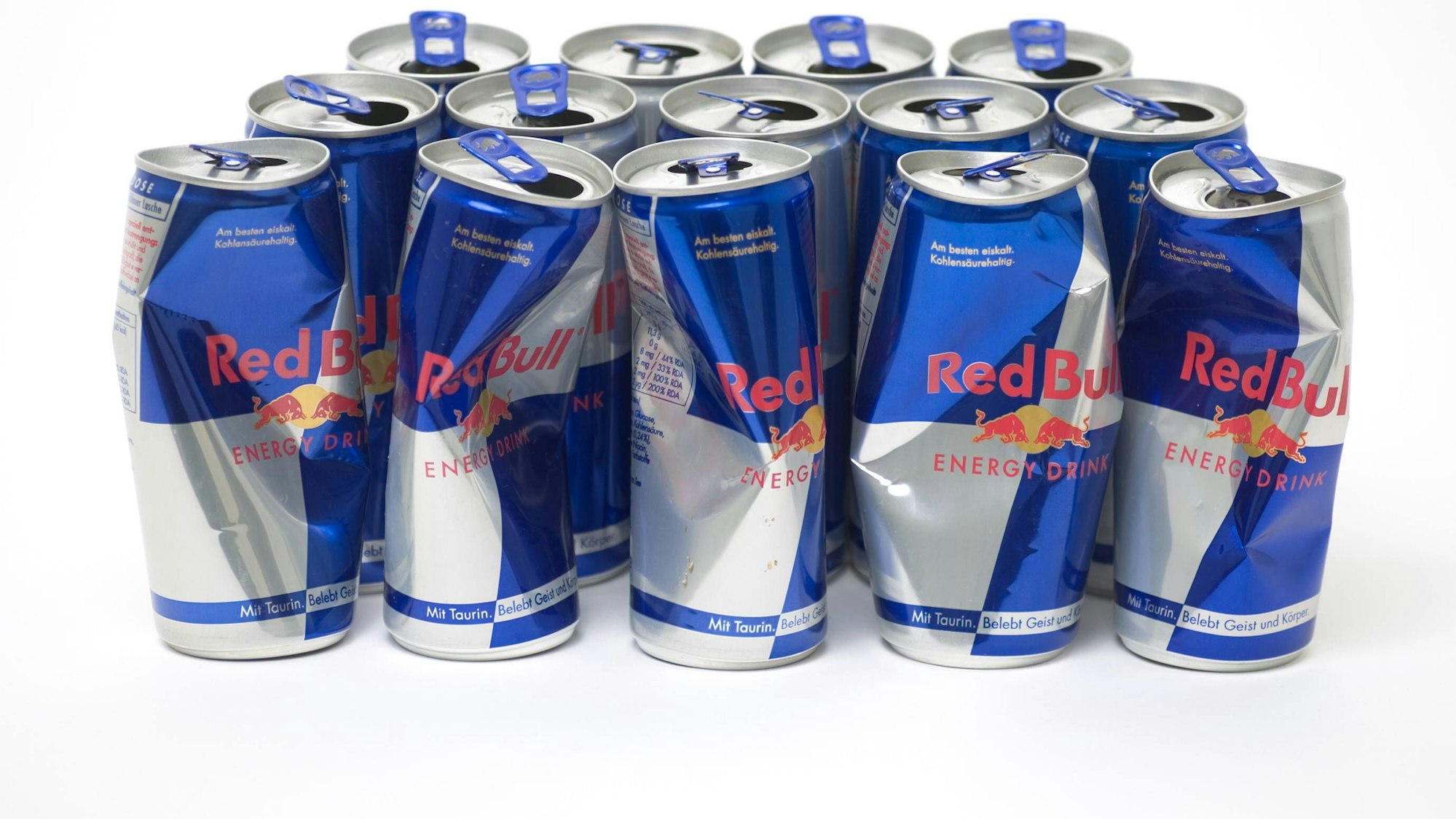 Die Ware, auf die es der Dieb abgesehen hatte, war stets der Energydrink „Red Bull.“