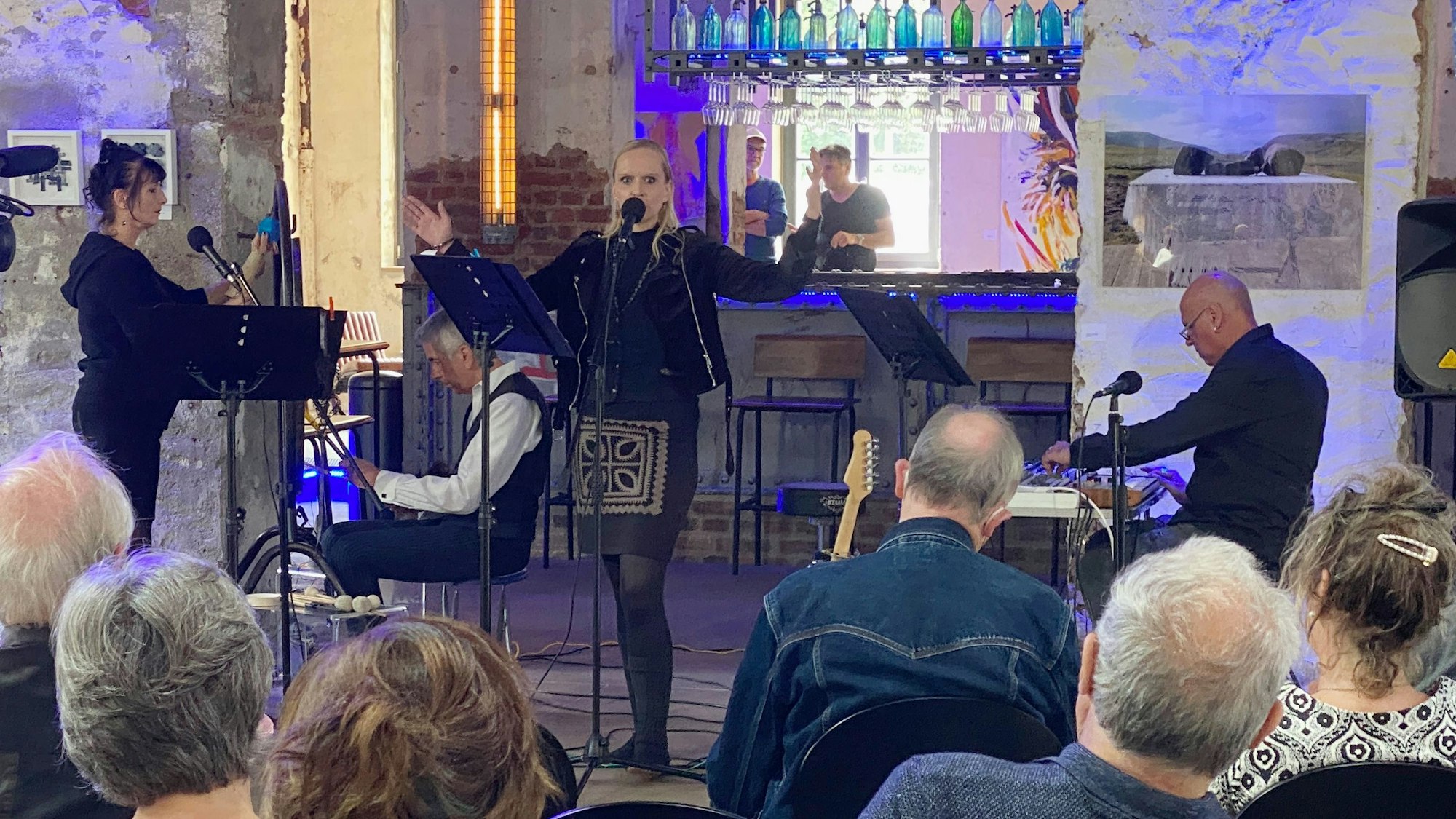 Amöbenpank im Magazin der Grube Weiß (v.l.): Manuele Klein,, Hans Gressler, Christa Liebach, Detlev Weigand.