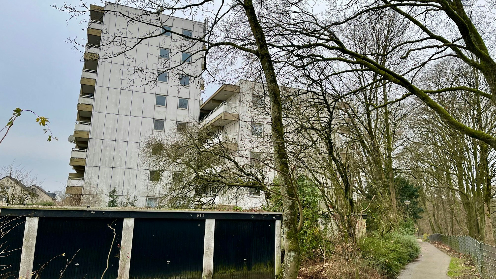 Der marode Wohnblock am Akazienweg in Burscheid-Hilgen