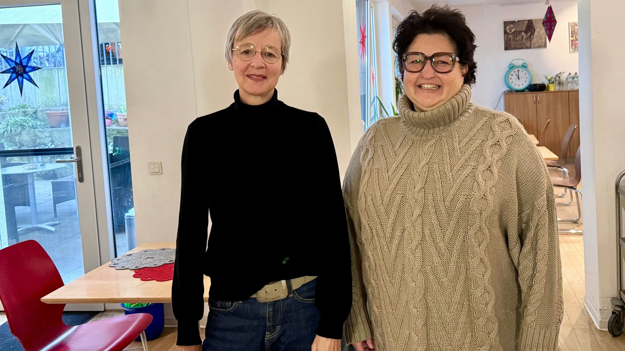 Karolin Balzar und Stefanie Galli (v.l.) im Café Auszeit des Sozialdienstes katholischer Frauen.