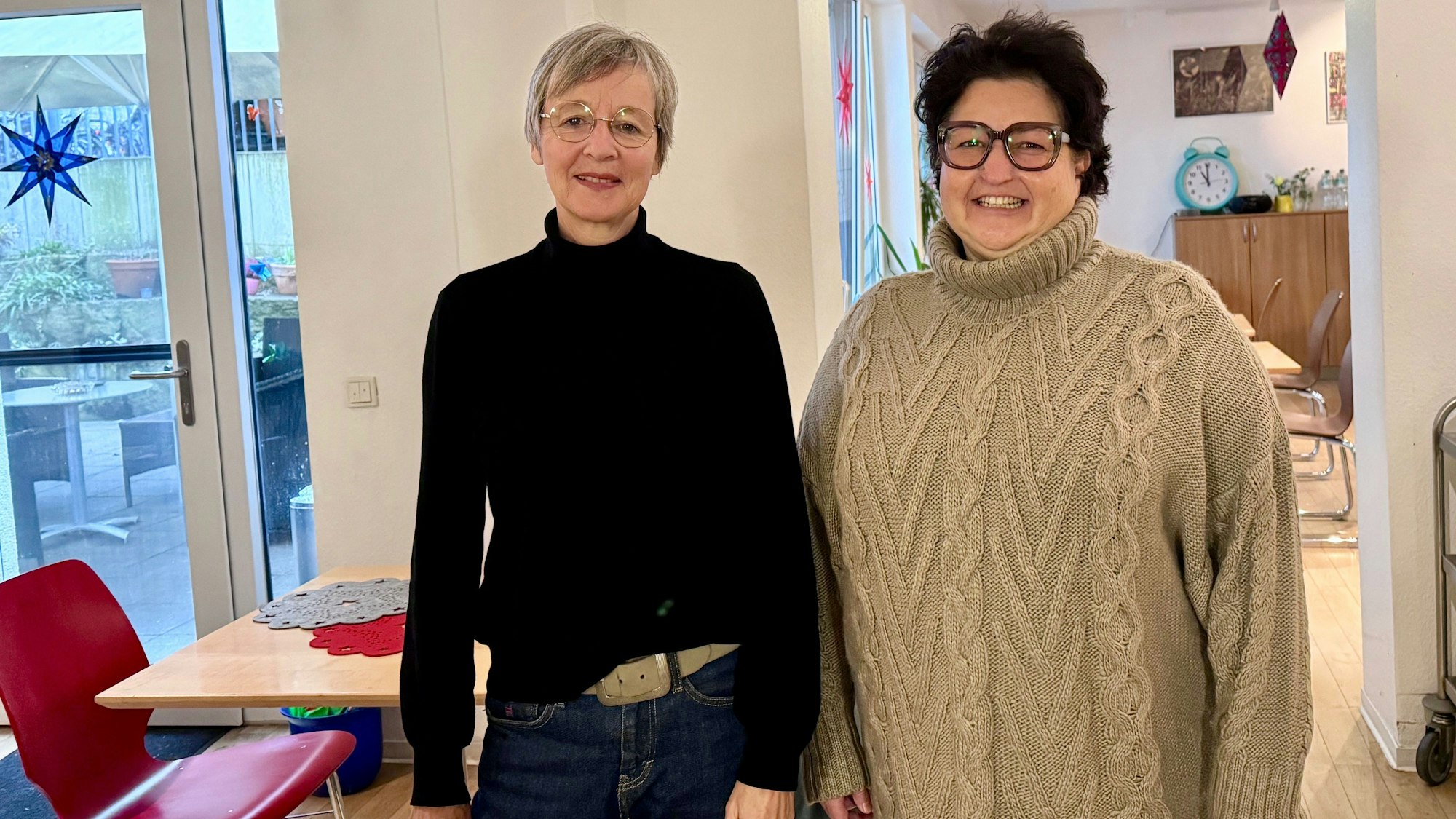 Karolin Balzar und Stefanie Galli (v.l.) im Café Auszeit des Sozialdienstes katholischer Frauen.