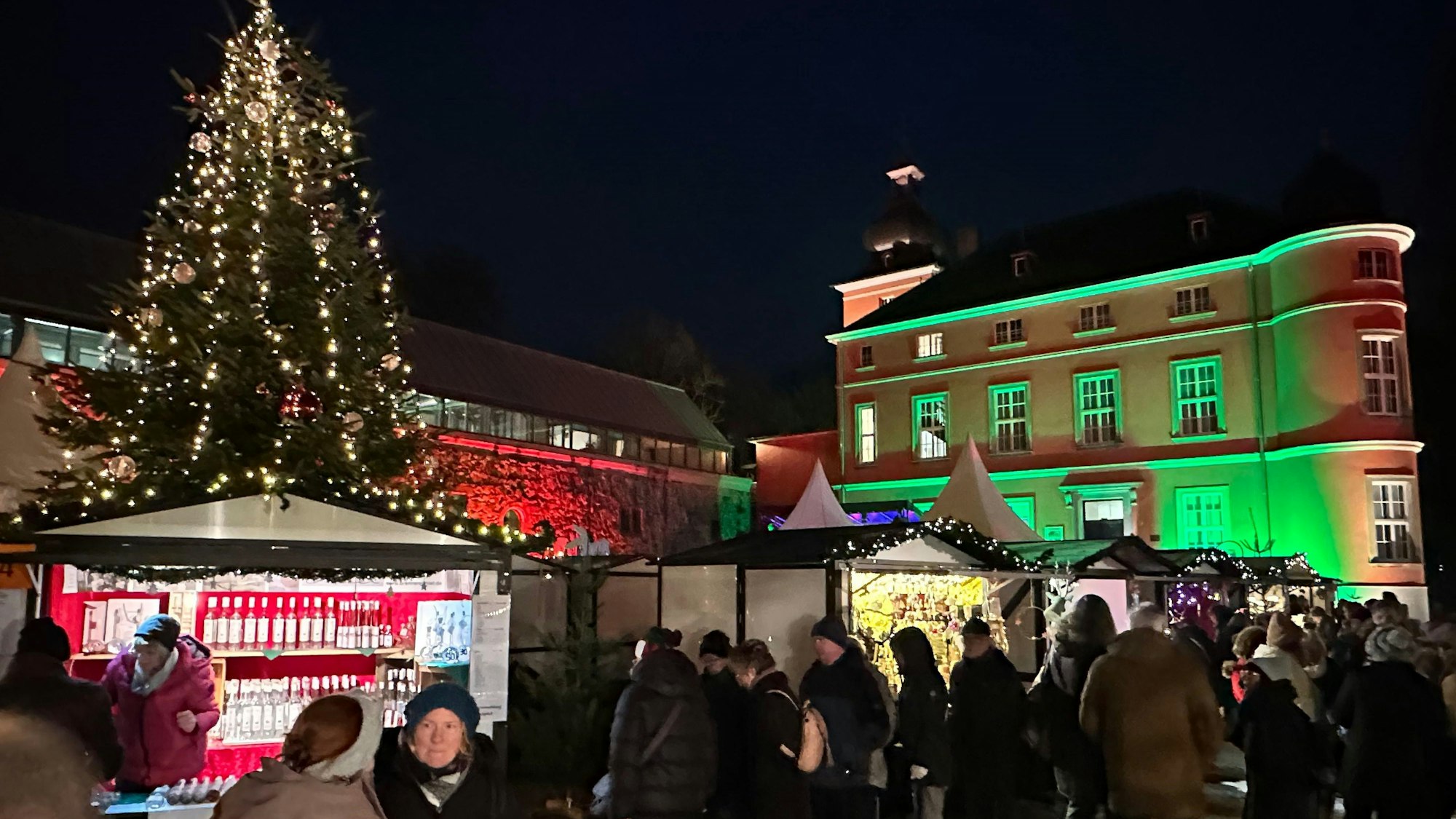 Adventsmarkt an Burg Wissem inTroisdorf.