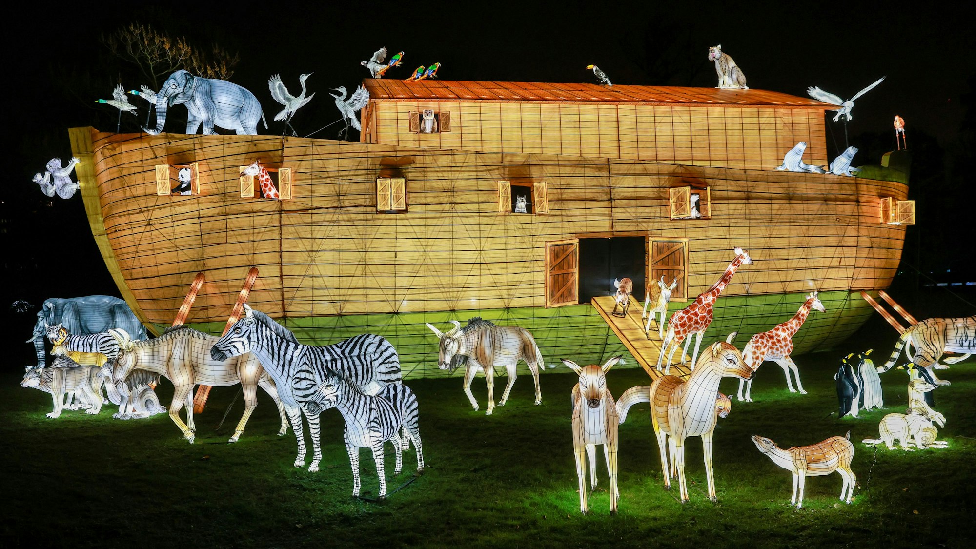 Das Foto zeigt eine Lichtinstallation des China Light Festivals.