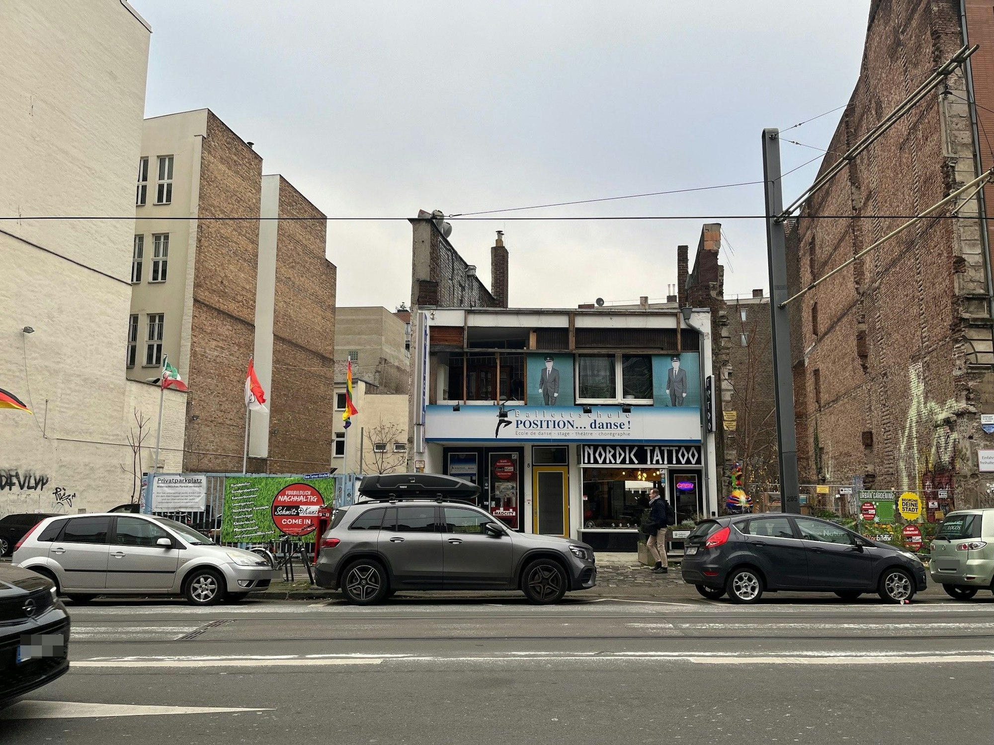 Die Baulücke an Richard-Wagner-Straße, rechts neben dem kleinen Gebäude.
