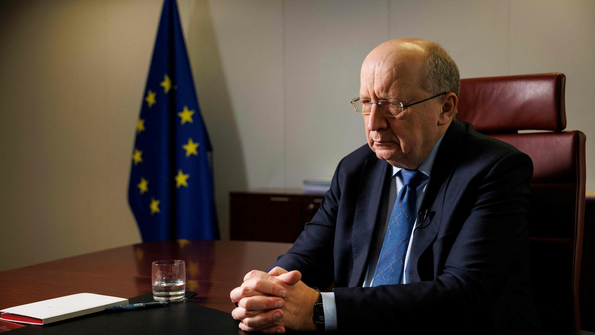 Der ehemalige litauische Premierminister Andrius Kubilius posiert für ein Porträt in der Europäischen Kommission in Brüssel am 6. Dezember 2024.