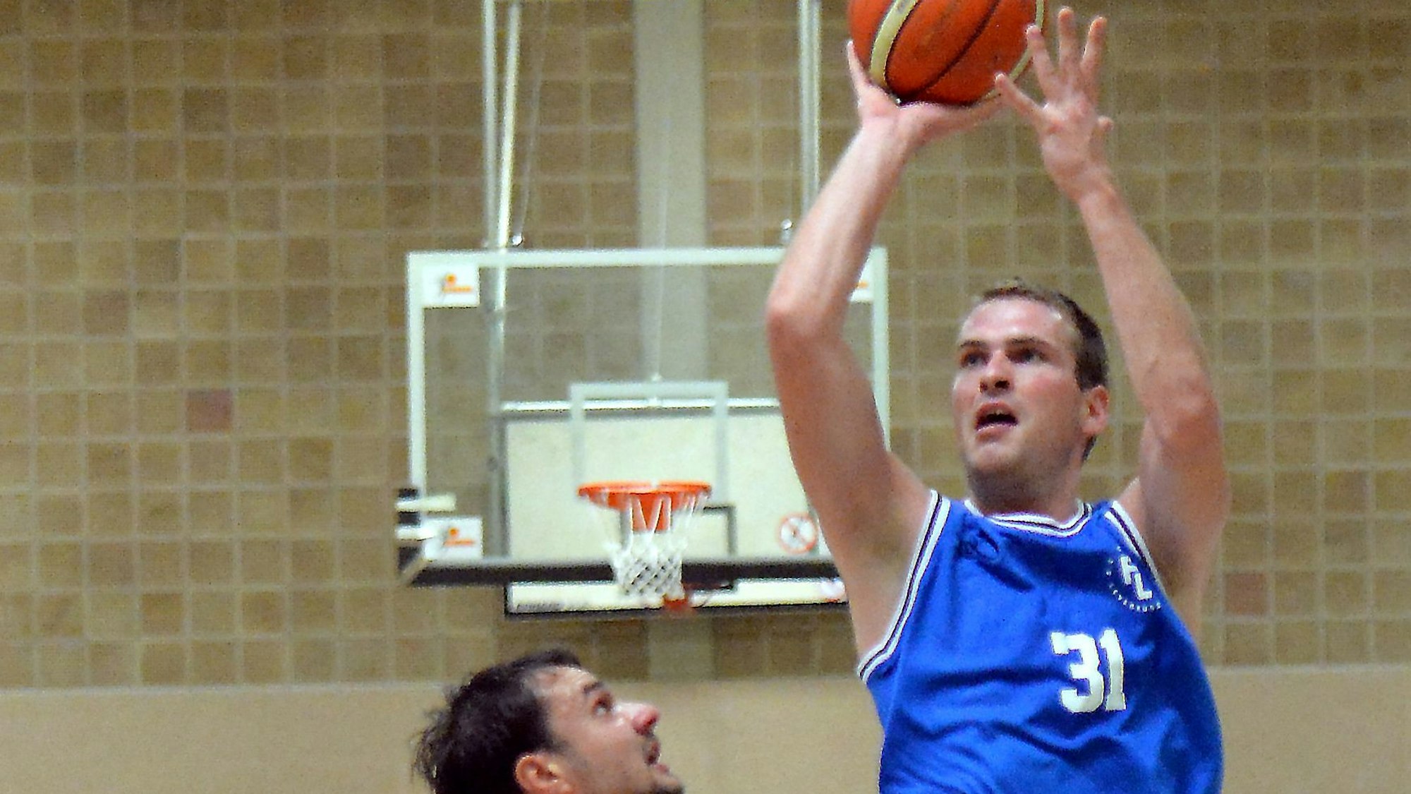 Basketball
SC Fast-Break Leverkusen - BG Dorsten
rechts: Lukas Klein (Leverk)
Foto: Uli Herhaus
