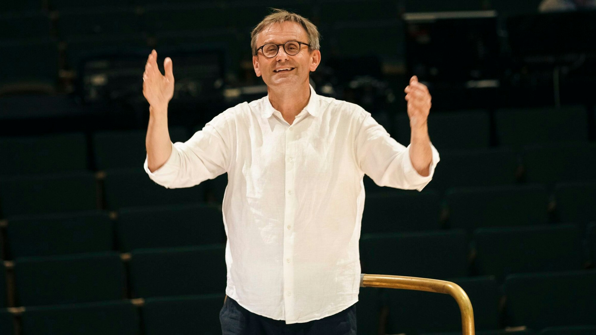 SIMON HALSEY 27.06.2022
Dirigent WDR Rundfunkchor
Probe mit dem WDR Rundfunkchor im KVB Saal
Foto:WDR/Ben Knabe