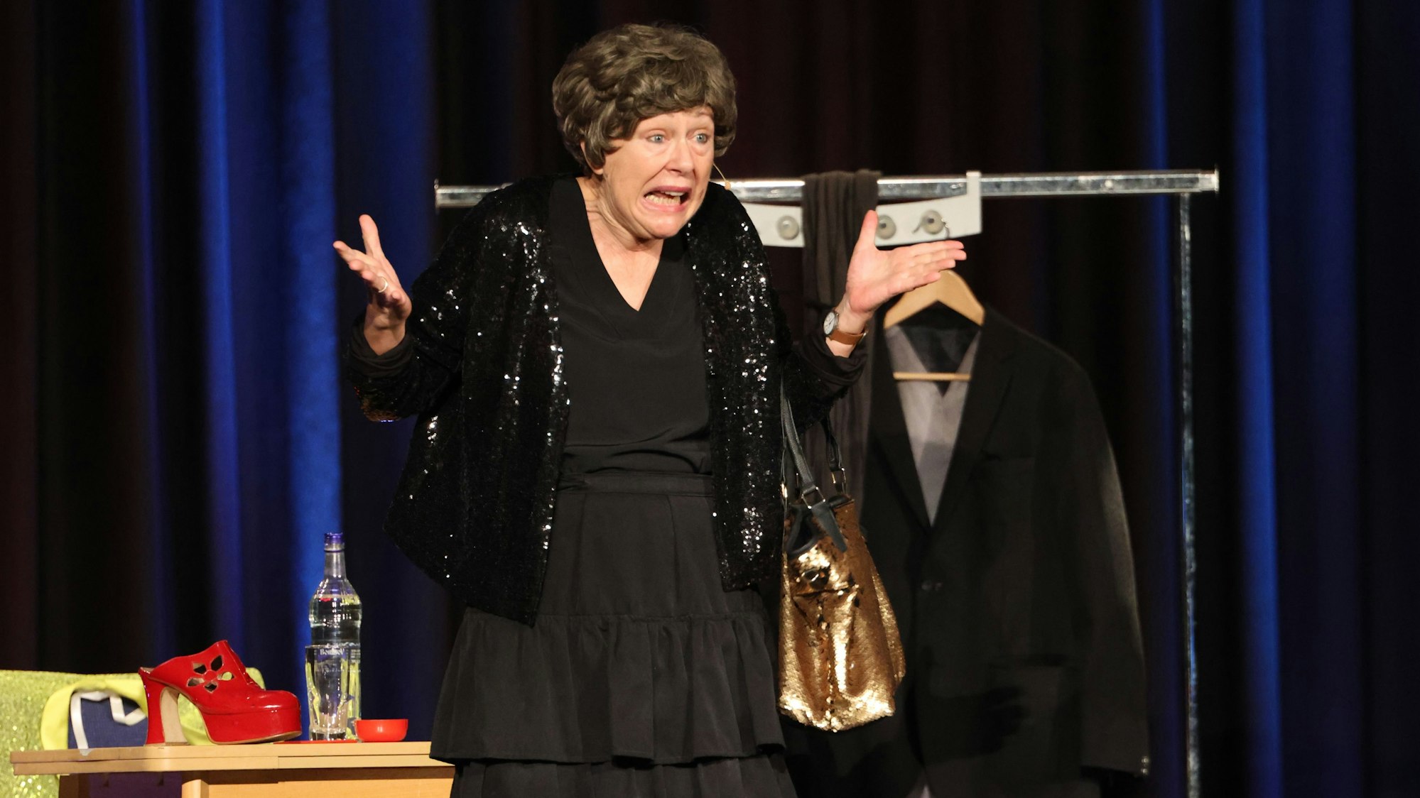 Lioba Albus in der Waldbröler Aula.