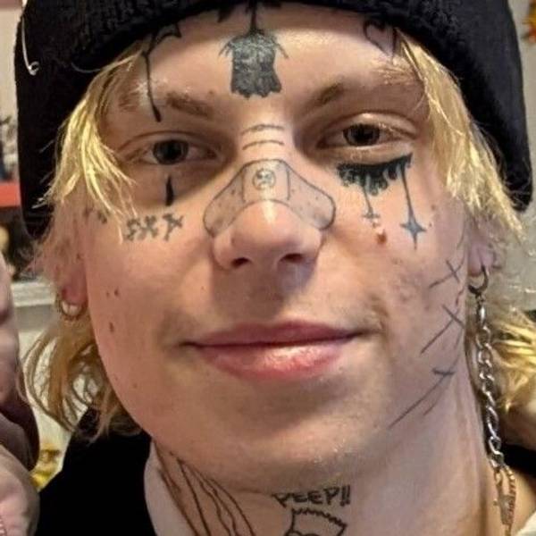 Wer hat den Ian Gabor G. gesehen? Der Vermisste hat auffällige Tattoos im Gesicht.