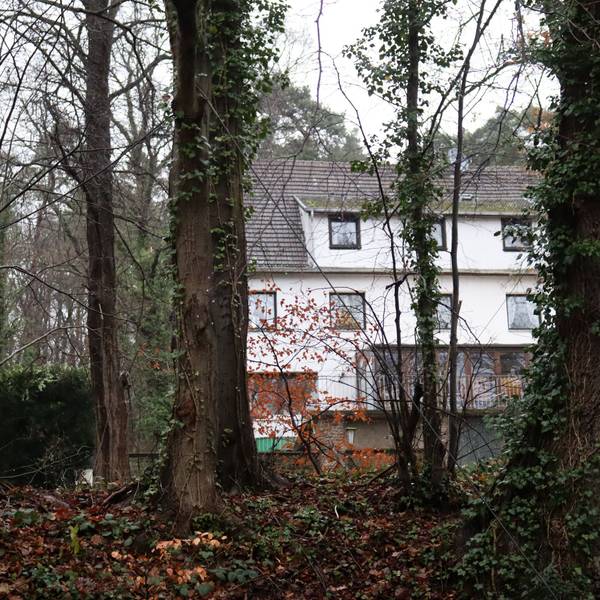 Das Bild zeigt das ehemalige Hotel in der Kurstadt.
