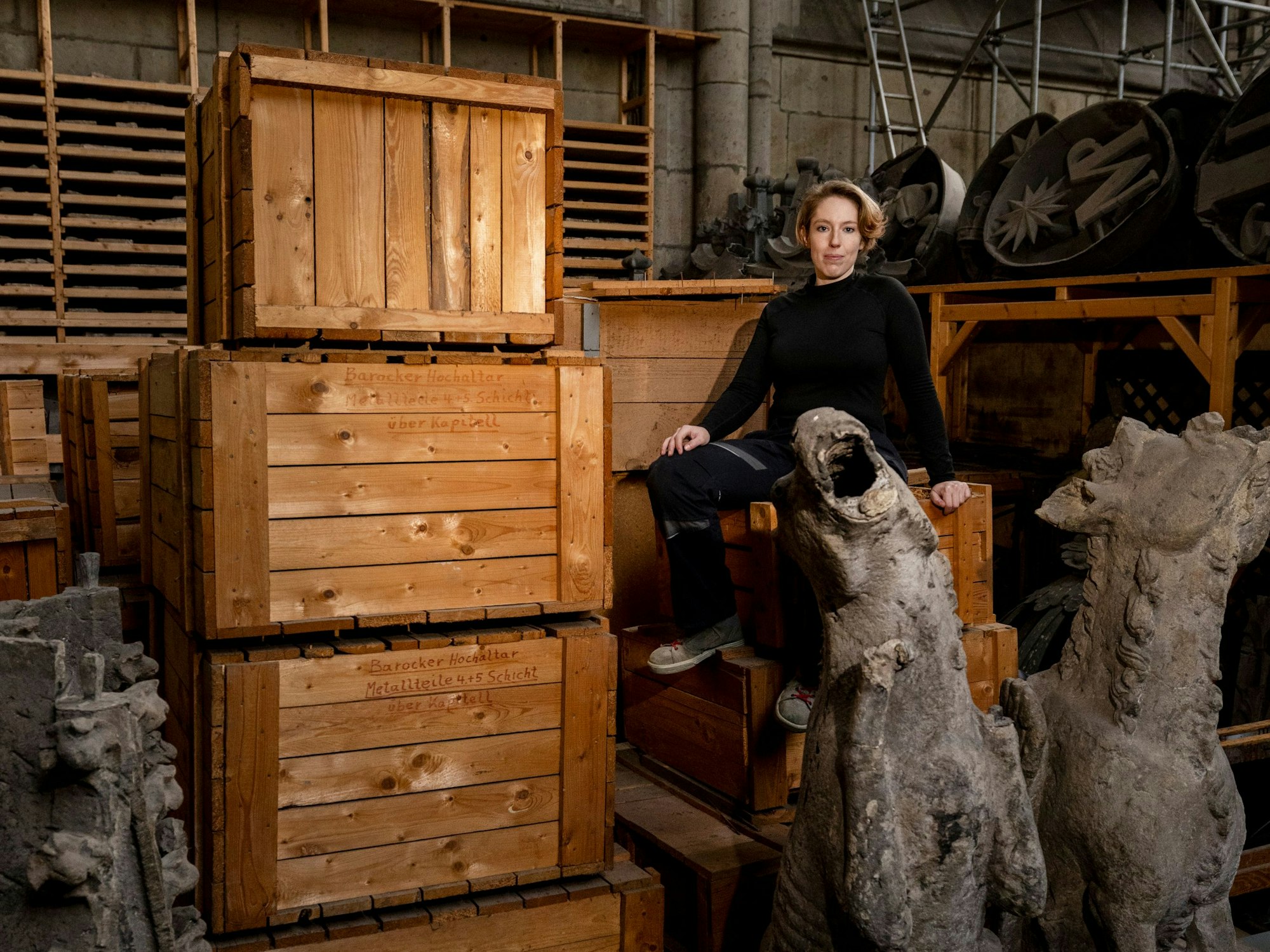 Tanja Pinkale leitet die Steinrestaurierungswerkstatt der Kölner Dombauhütte.