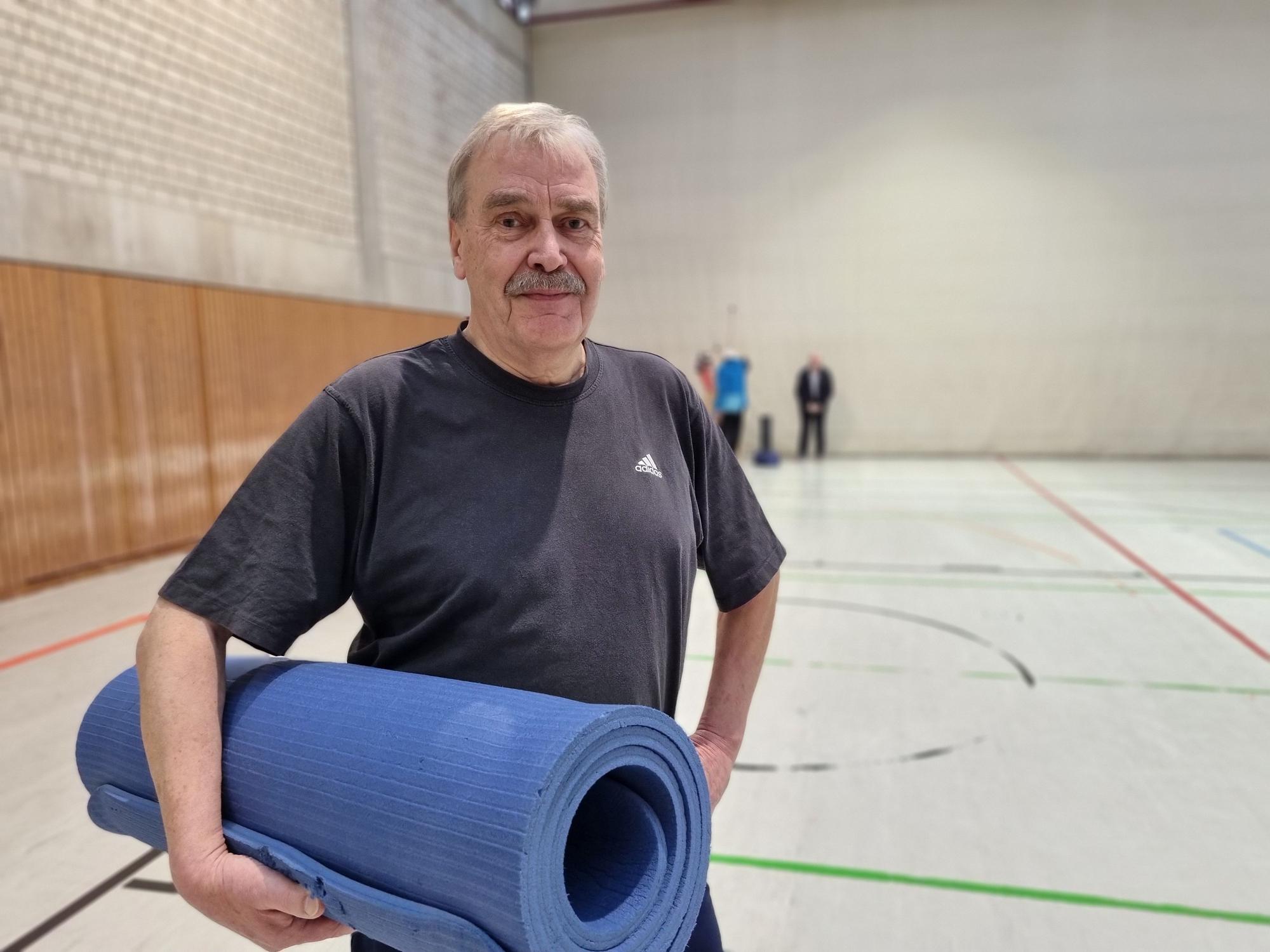 Heinz Quambusch, 74, macht Sport bei TSV Bayer 04,