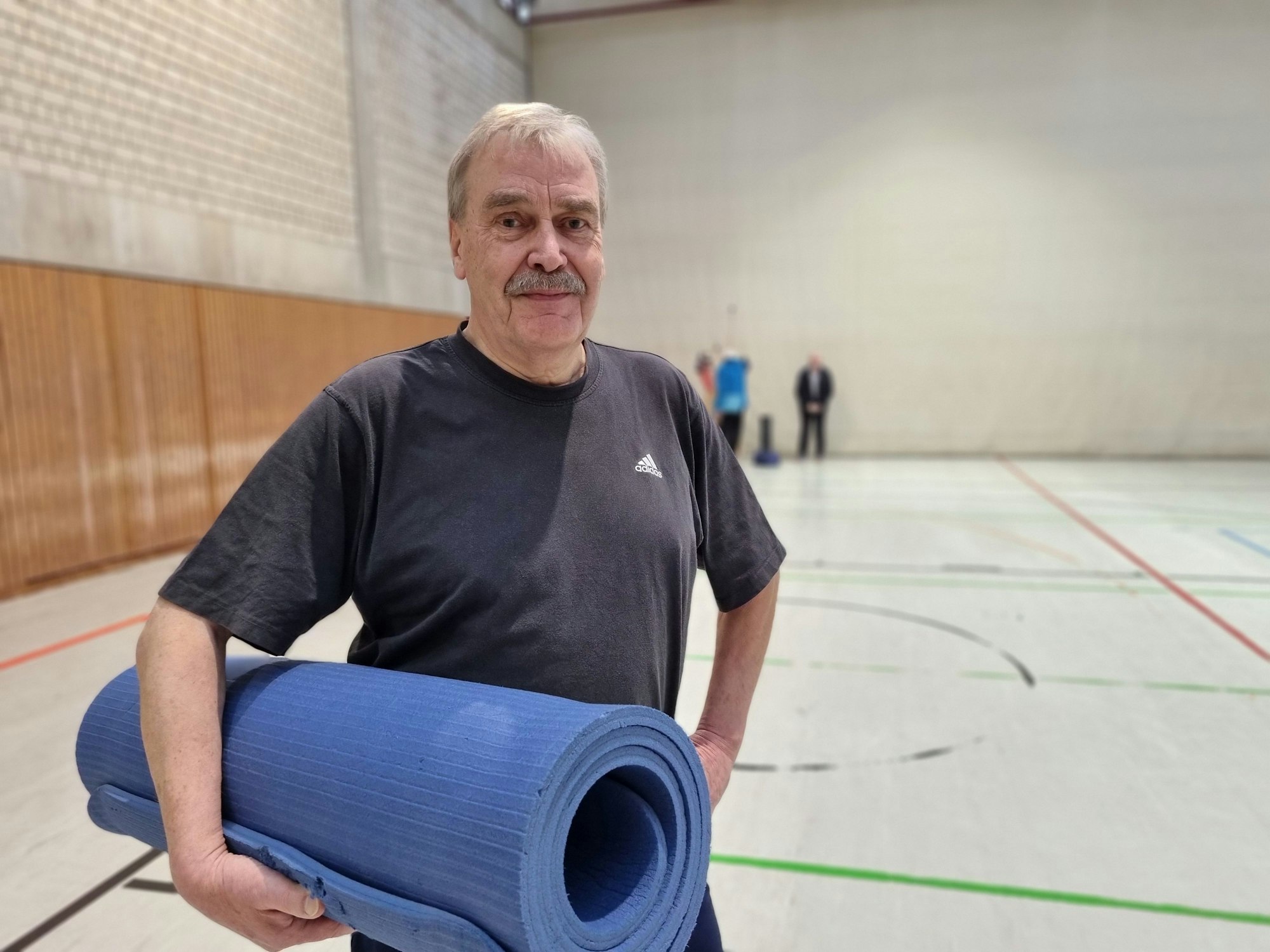 Heinz Quambusch, 74, macht Sport bei TSV Bayer 04,