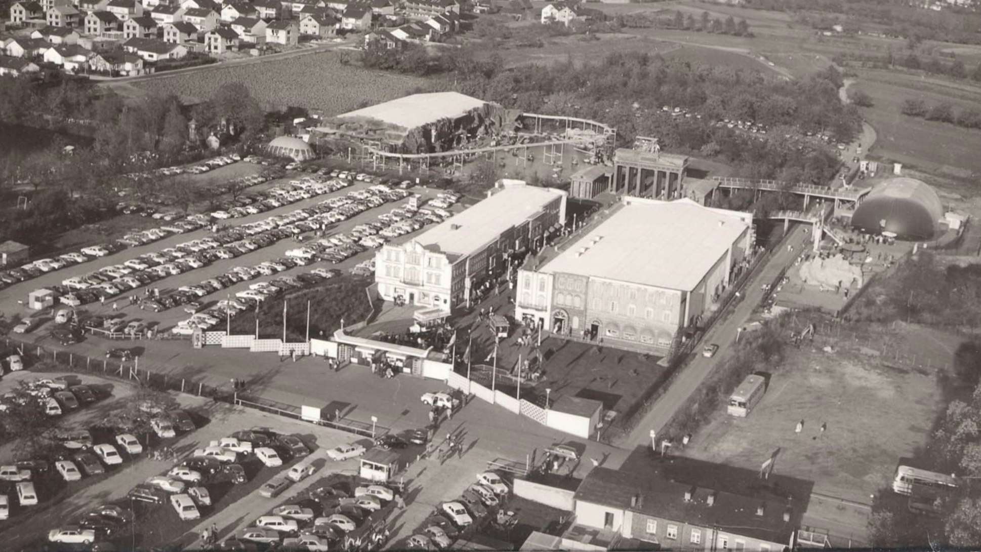 Ein historisches Foto zeigt das Phantasialand aus früheren Zeiten.