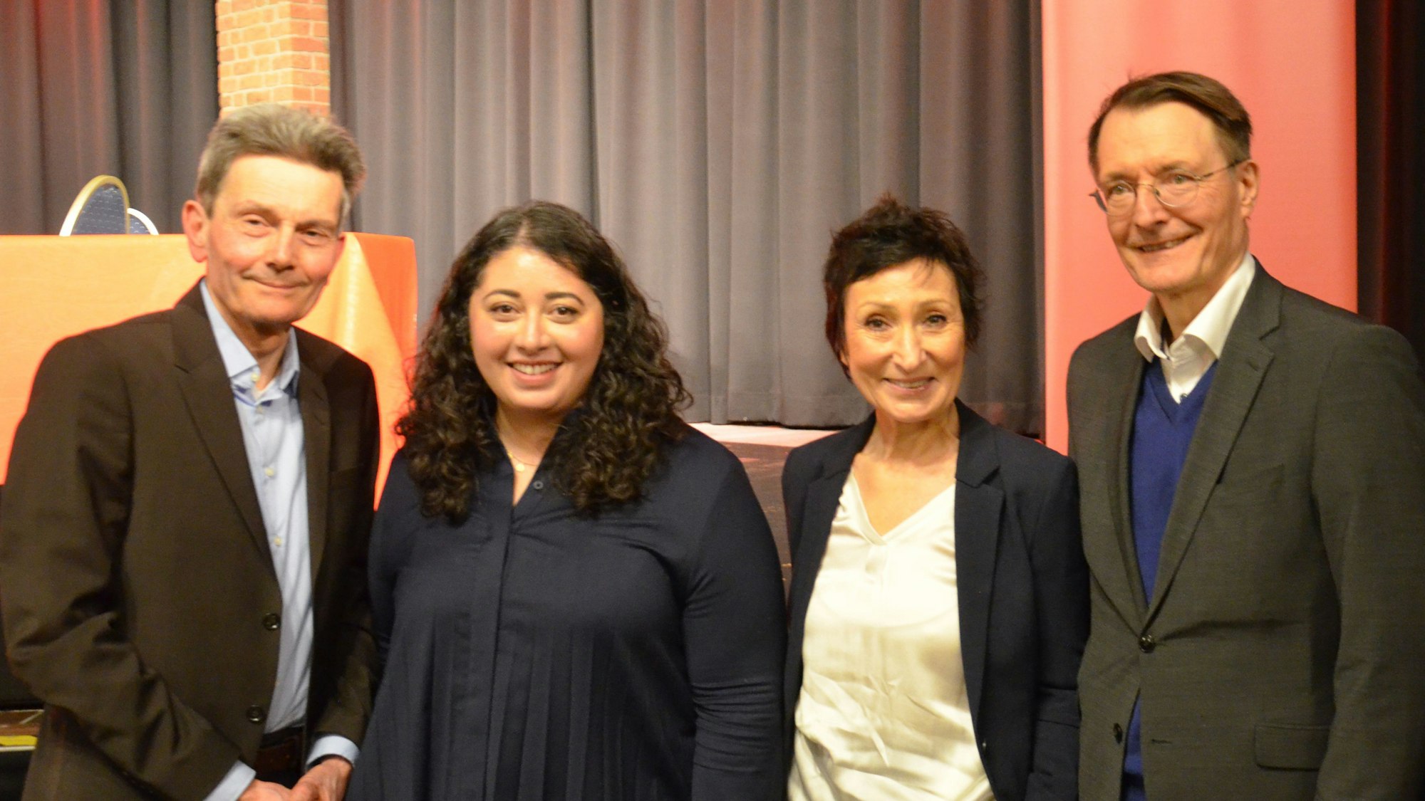 Die Kölner SPD-Direktkandidaten für den Bundestag: Rolf Mützenich, Sanae Abdi, Renan Demirkan und Karl Lauterbach (von links)