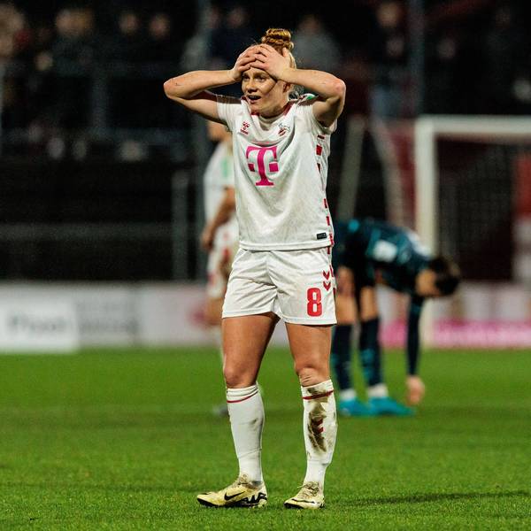 Google Pixel Frauen-Bundesliga: 1. FC Köln - RB Leipzig 16.12.2024 Laura Vogt 1. FC Köln, 8 schlägt fassungslos die Hände über dem Kopf zusammen Google Pixel Frauen-Bundesliga: 1. FC Köln - RB Leipzig, Köln, Franz-Kremer-Stadion am 16.12.2024 DFB REGULATIONS PROHIBIT ANY USE OF PHOTOGRAPHS AS IMAGE SEQUENCES AND/OR QUASI-VIDEO. *** Google Pixel Frauen Bundesliga 1 FC Köln RB Leipzig 16 12 2024 Laura Vogt 1 FC Köln, 8 beats her hands over her head in bewilderment Google Pixel Frauen Bundesliga 1 FC Köln RB Leipzig, Köln, Franz Kremer Stadion am 16 12 2024 DFB REGULATIONS PROHIBIT ANY USE OF PHOTOGRAPHS AS IMAGE SEQUENCES AND OR QUASI VIDEO Copyright: xBEAUTIFULxSPORTS/Wunderlx
