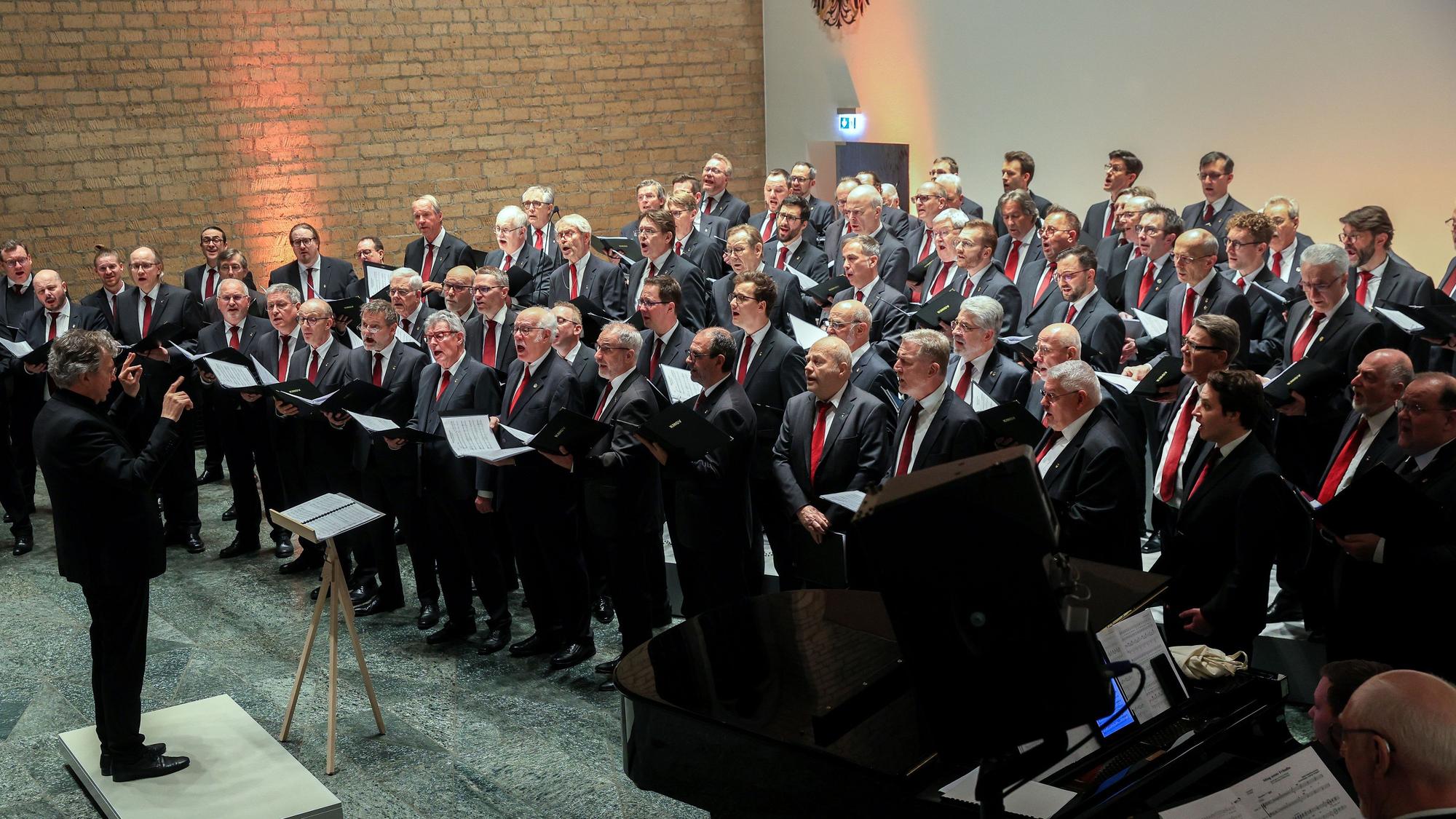 Männer-Gesang-Verein singt im Rathaus