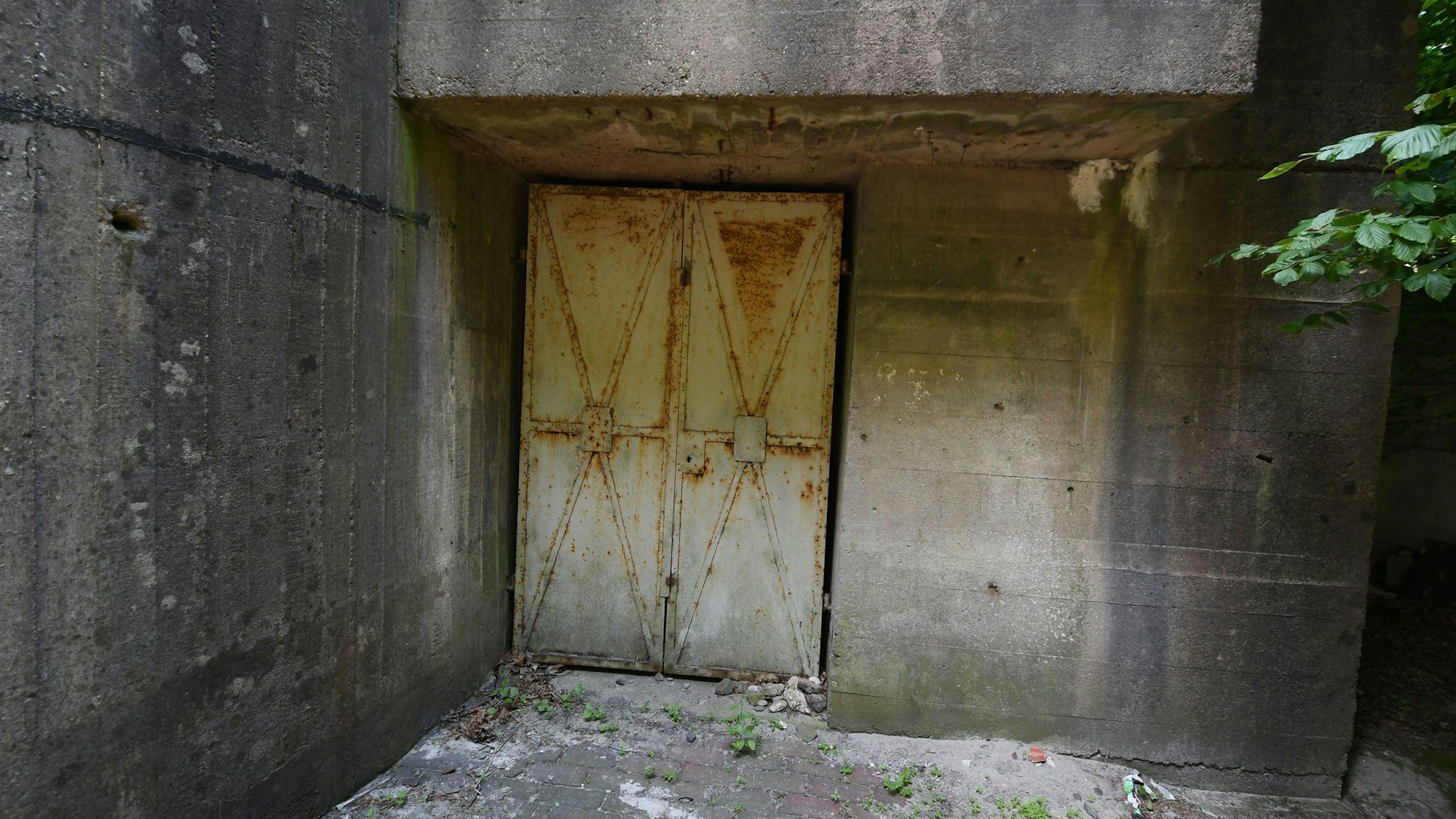 Die Tür eines Weltkriegsbunkers aus dem Jahr 1941 (Symbolfoto).