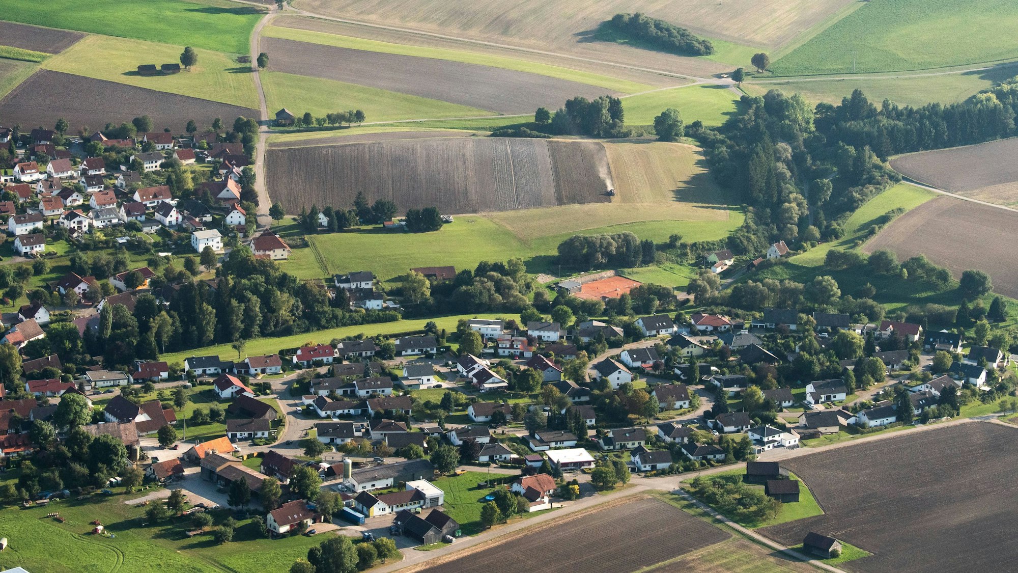 Eine Luftaufnahme zeigt den Ort Dietingen in Baden-Württemberg.
