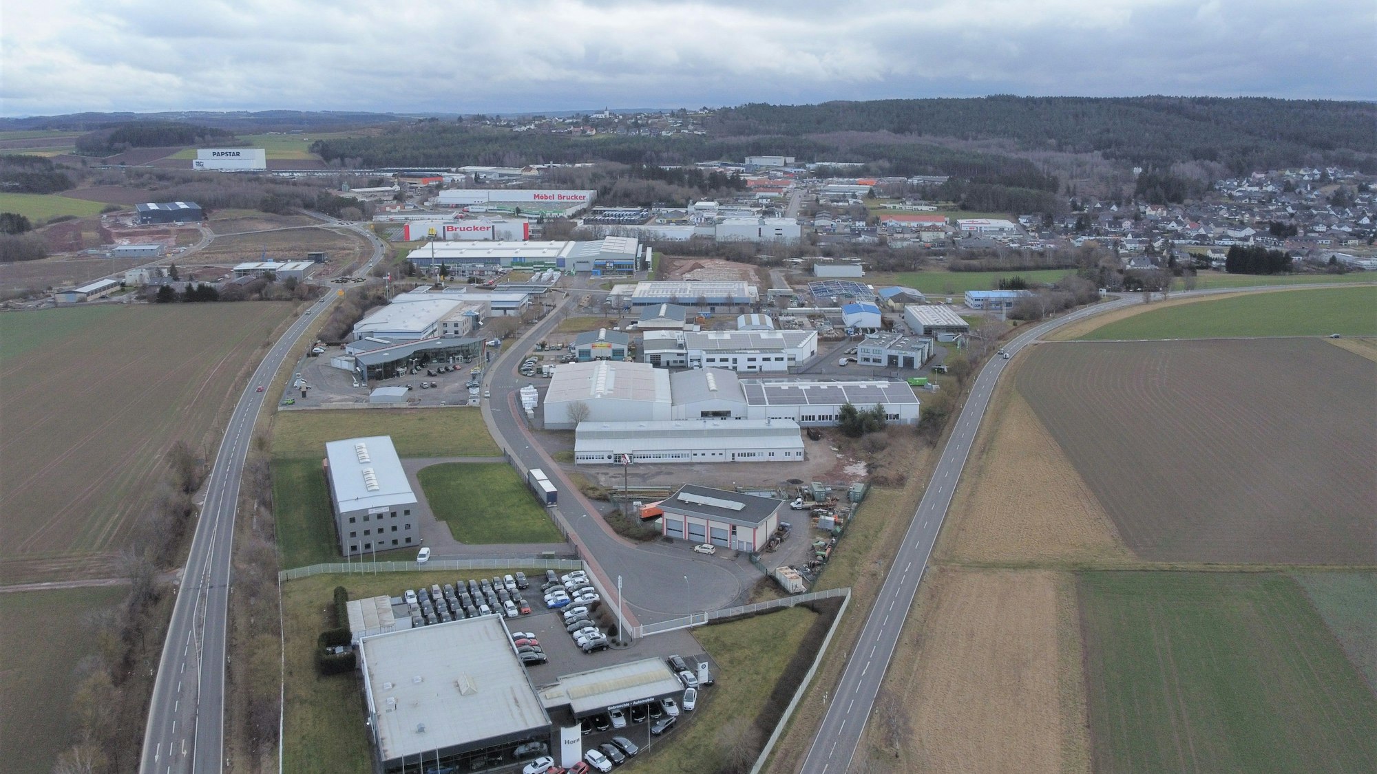 Drohnenaufnahme vom Kaller Gewerbegebiet.
