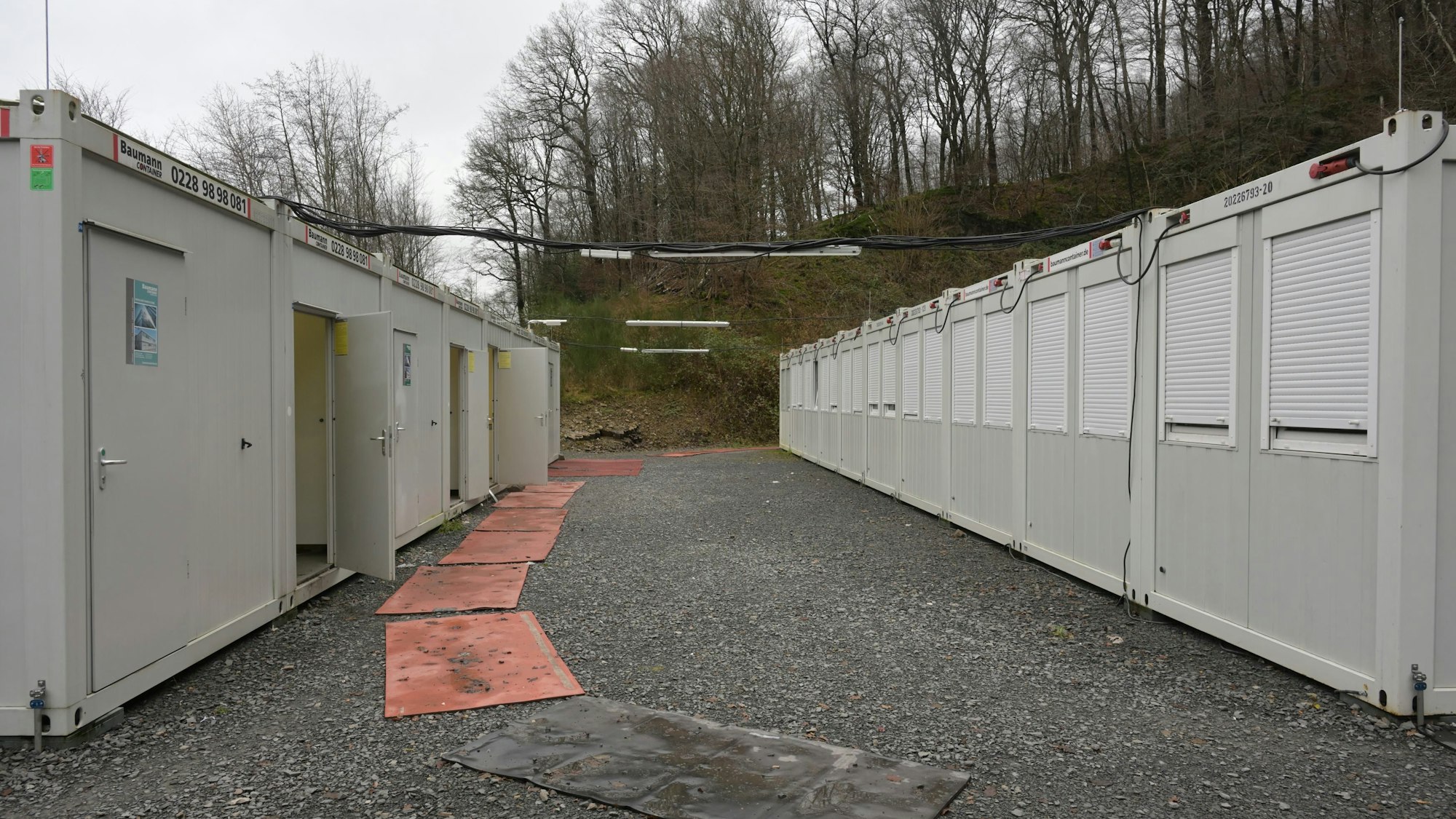 Das Foto zeigt die Wohncontainer in Kürten-Waldmühle.