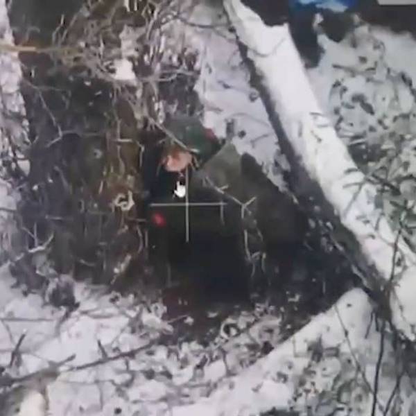 Eine vom ukrainischen Präsidialamt veröffentlichte Aufnahme soll einen nordkoreanischen Soldaten in der Grenzregion Kursk zeigen. (Archivbild)