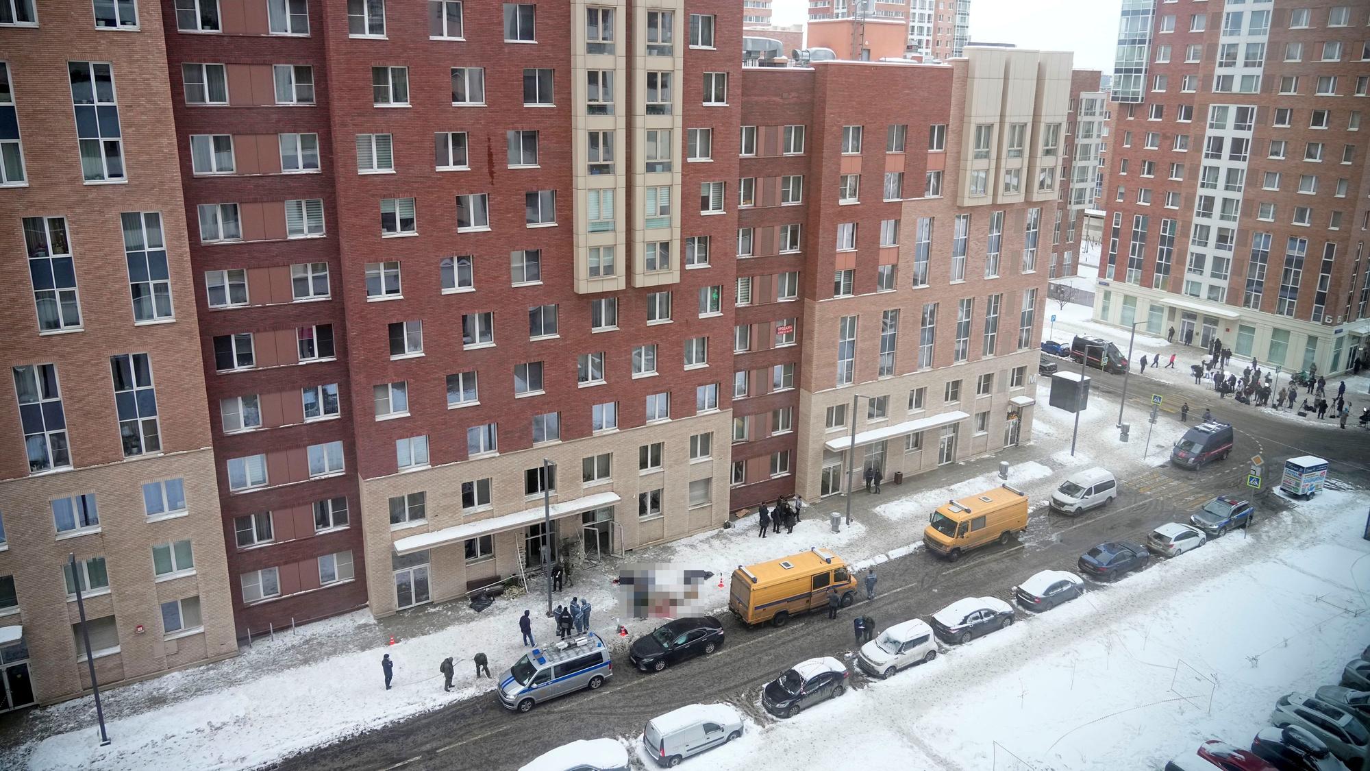 Original
EDS NOTE: GRAPHIC CONTENT - Investigators work at the place where Lt. General Igor Kirillov, the head of Russia's Nuclear, Biological, and Chemical Defence Forces and his assistant Ilya Polikarpov were killed by an explosive device planted close to a residential apartment's block in Moscow, Russia, Tuesday, Dec. 17, 2024. (AP Photo)