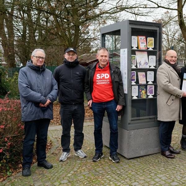 Bücherschrank „Joe“ wurde am 13. Dezember in Köln-Höhenhaus aufgestellt.