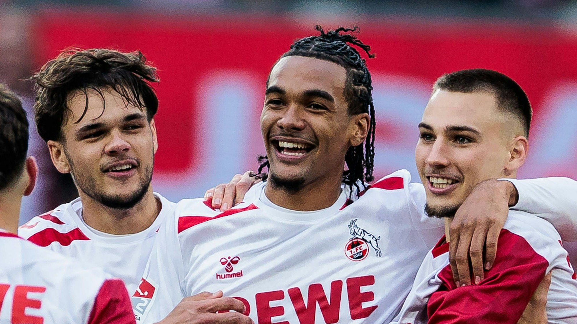 2. Fußball Bundesliga: 1. FC Köln - SpVgg Greuther Fürth 09.11.2024 Die Spieler des 1. FC Köln feiern den Sieg in der Kurve Max Finkgräfe 1. FC Köln, 35, Damion Downs 1. FC Köln, 42, Tim Lemperle 1. FC Köln, 19 2. Fußball Bundesliga, 1. FC Köln - SpVgg Greuther Fürth, Köln, Rheinenergiestadion am 09.11.2024 DFL REGULATIONS PROHIBIT ANY USE OF PHOTOGRAPHS AS IMAGE SEQUENCES AND/OR QUASI-VIDEO. *** 2 Soccer Bundesliga 1 FC Köln SpVgg Greuther Fürth 09 11 2024 The players of 1 FC Köln celebrate the victory in the curve Max Finkgräfe 1 FC Köln, 35 , Damion Downs 1 FC Köln, 42 , Tim Lemperle 1 FC Köln, 19 2 Soccer Bundesliga, 1 FC Köln SpVgg Greuther Fürth, Köln, Rheinenergiestadion am 09 11 2024 DFL REGULATIONS PROHIBIT ANY USE OF PHOTOGRAPHS AS IMAGE SEQUENCES AND OR QUASI VIDEO Copyright: xBEAUTIFULxSPORTS/Wunderlx