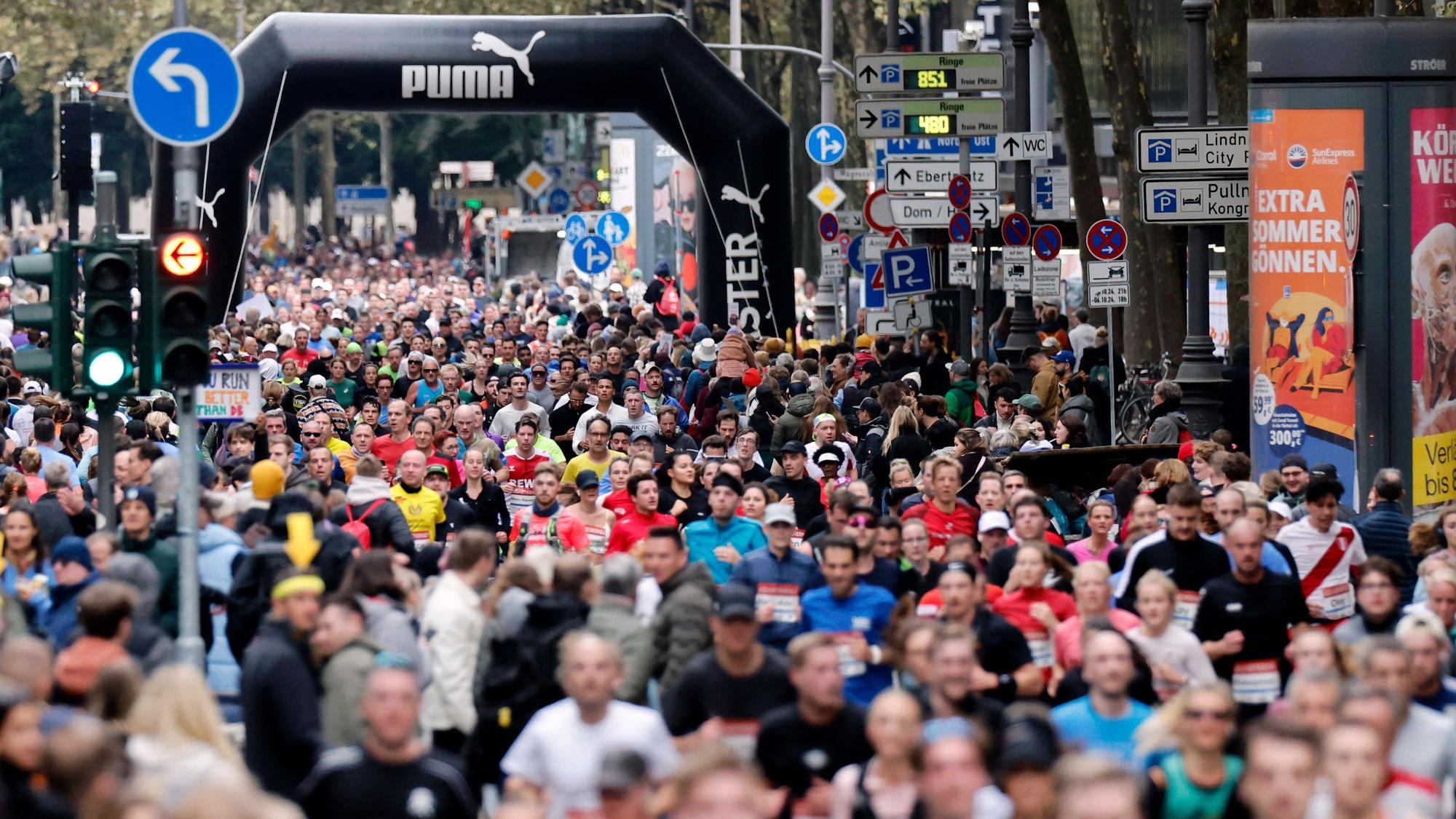 TBeim Köln-Marathon 2024 waren zahlreiche Teilnehmende an den Start gegangen.
