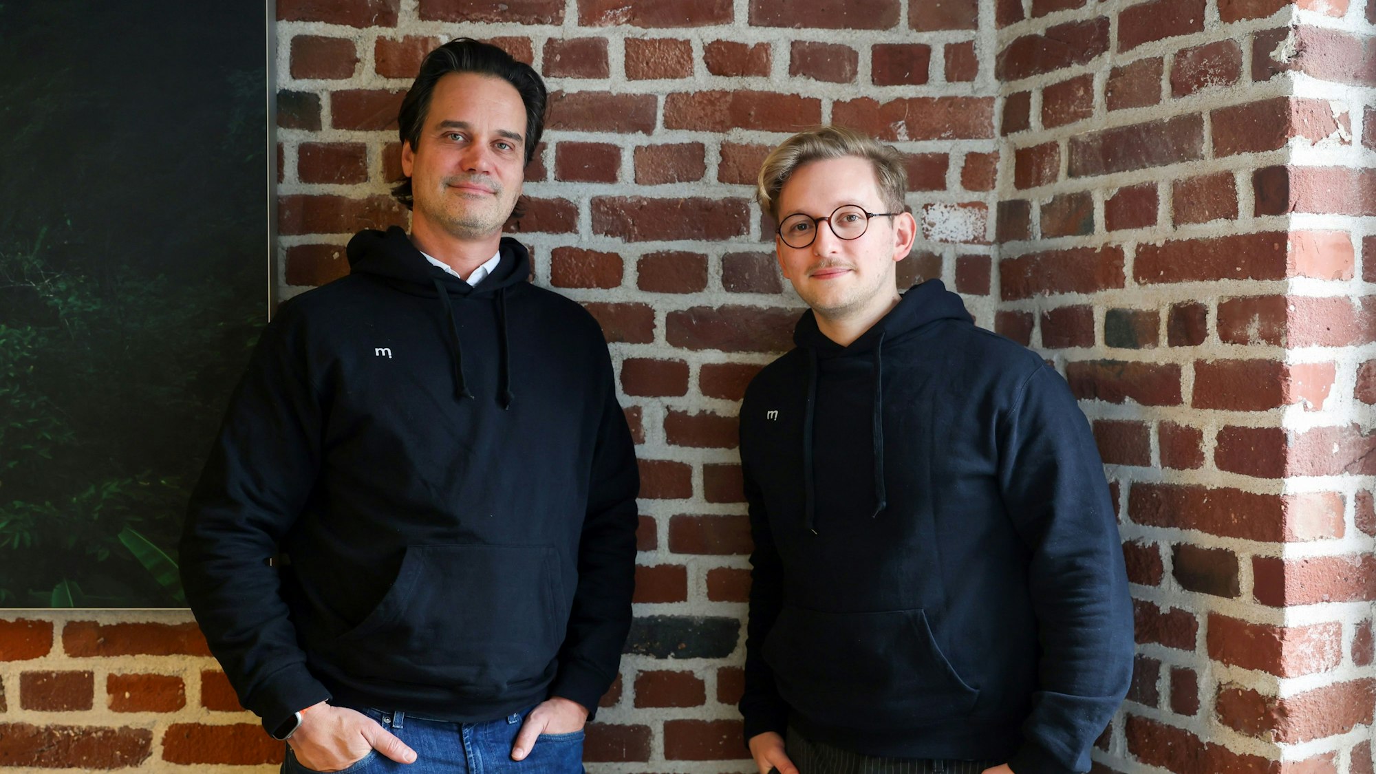 Christoph Baum und Toni Voebel (rechts), Gründer des Kölner Startups Manugy.
Die beiden entwickeln Fertigungsanlagen für Batterien.
