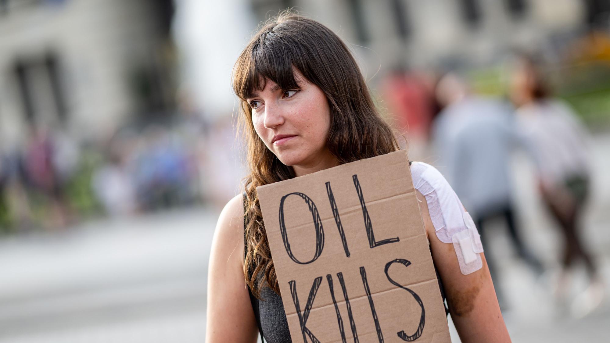 Carla Hinrichs, Klimaschutzaktivistin, nimmt an einer Versammlung der Letzten Generation teil. (Archivbild)
