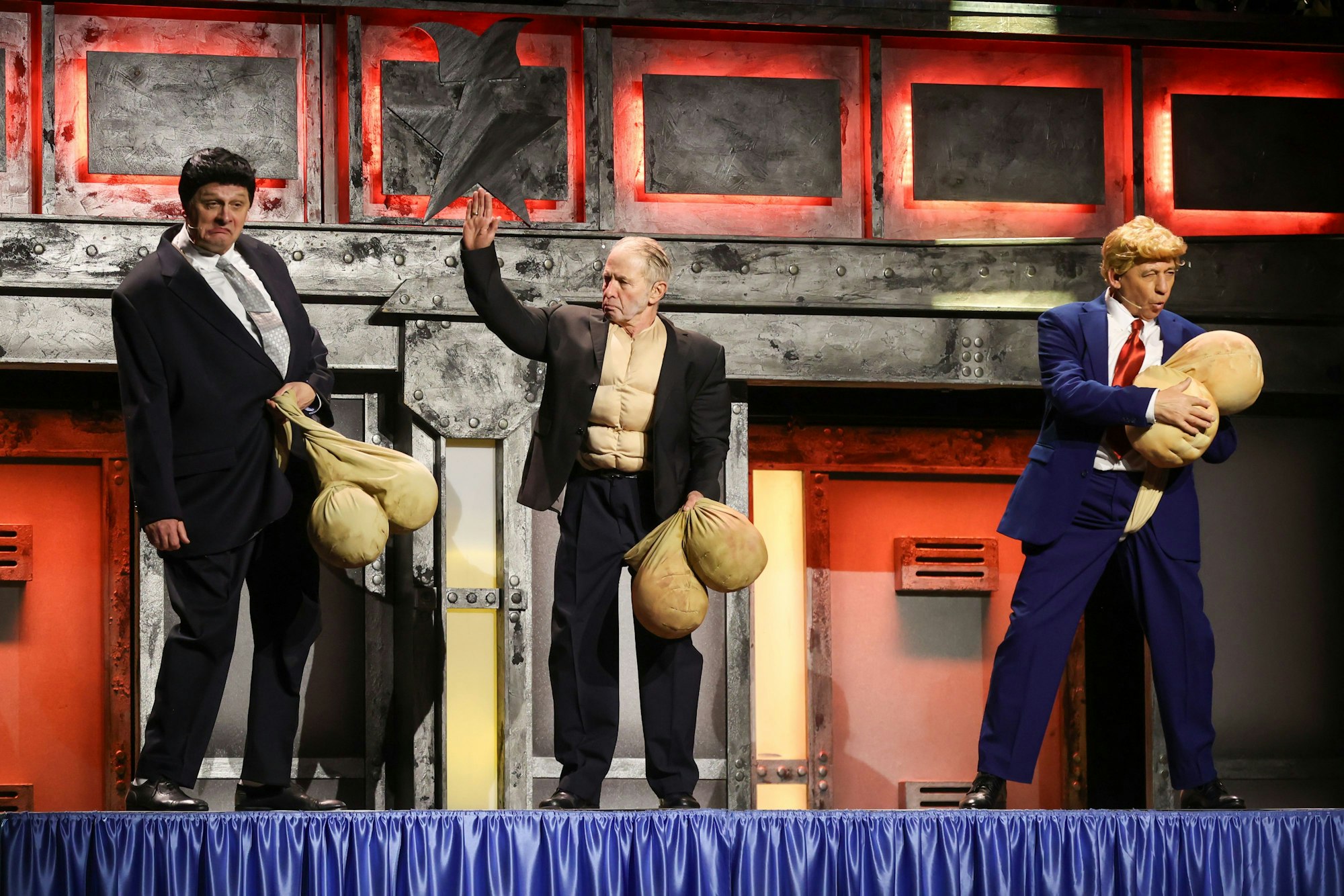 Xi Jinping, Putin mit blanker Brust und Trump: Alle drei wetteifern, wer die größten Bälle hat.